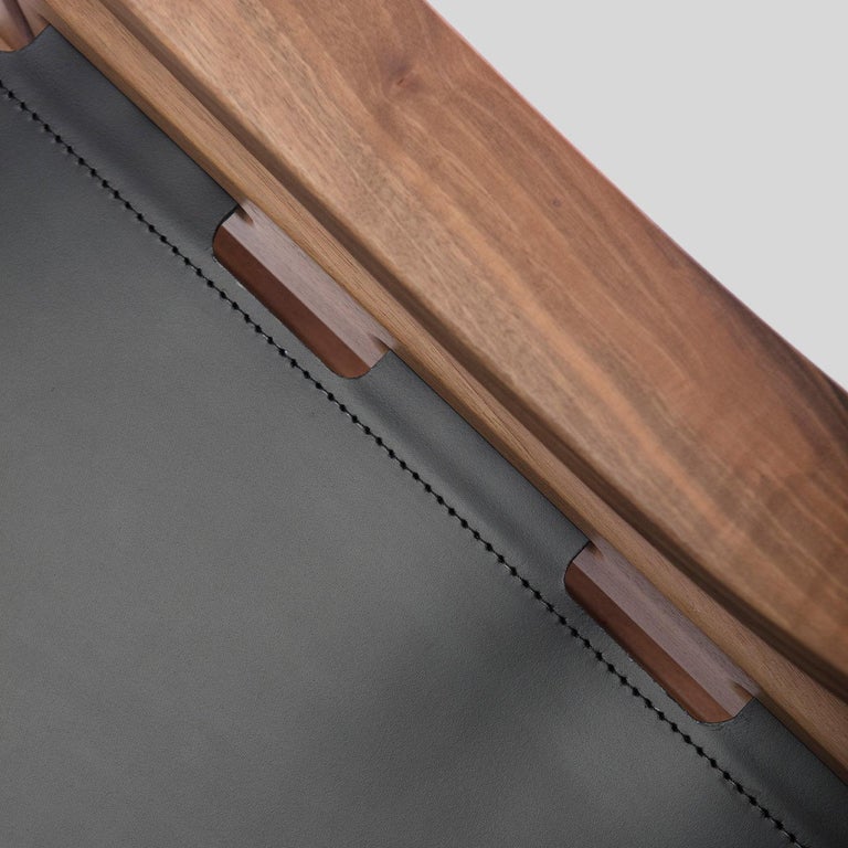 https://a.1stdibscdn.com/old-livoni-black-leather-chair-for-sale-picture-5/f_17062/f_234978021619189470538/LIVOUD_114_D20201116_31_6ev3z4_master.jpg?width=768