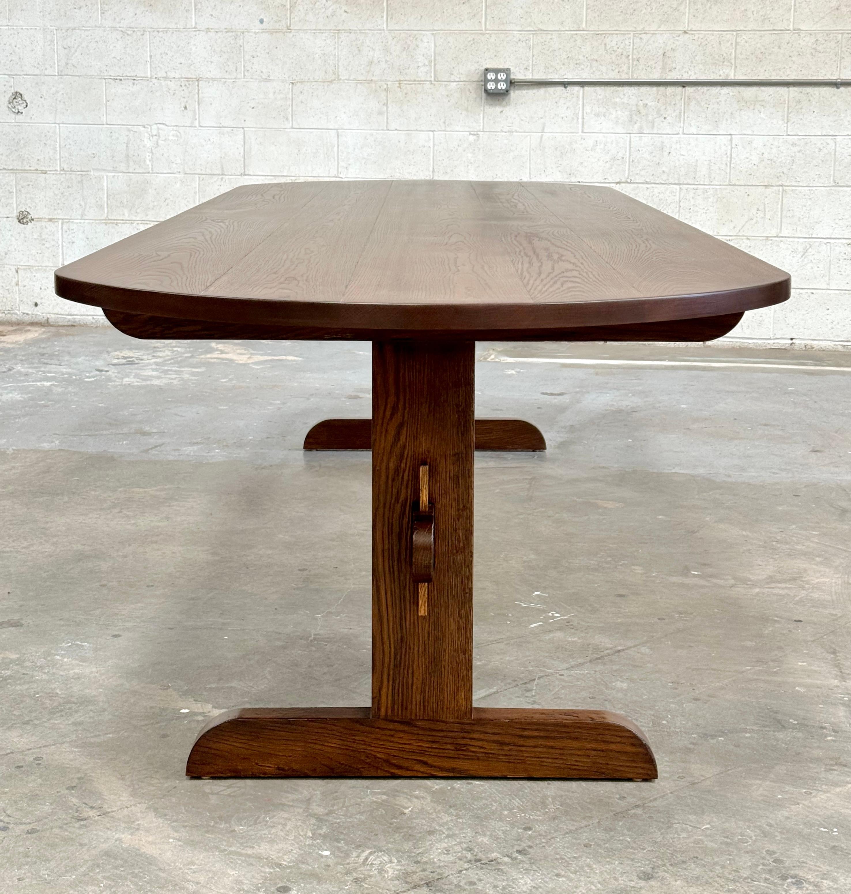 https://a.1stdibscdn.com/signe-dining-table-made-from-walnut-by-petersen-antiques-for-sale-picture-4/f_8065/f_432778221737552177475/LN_4_master.jpg
