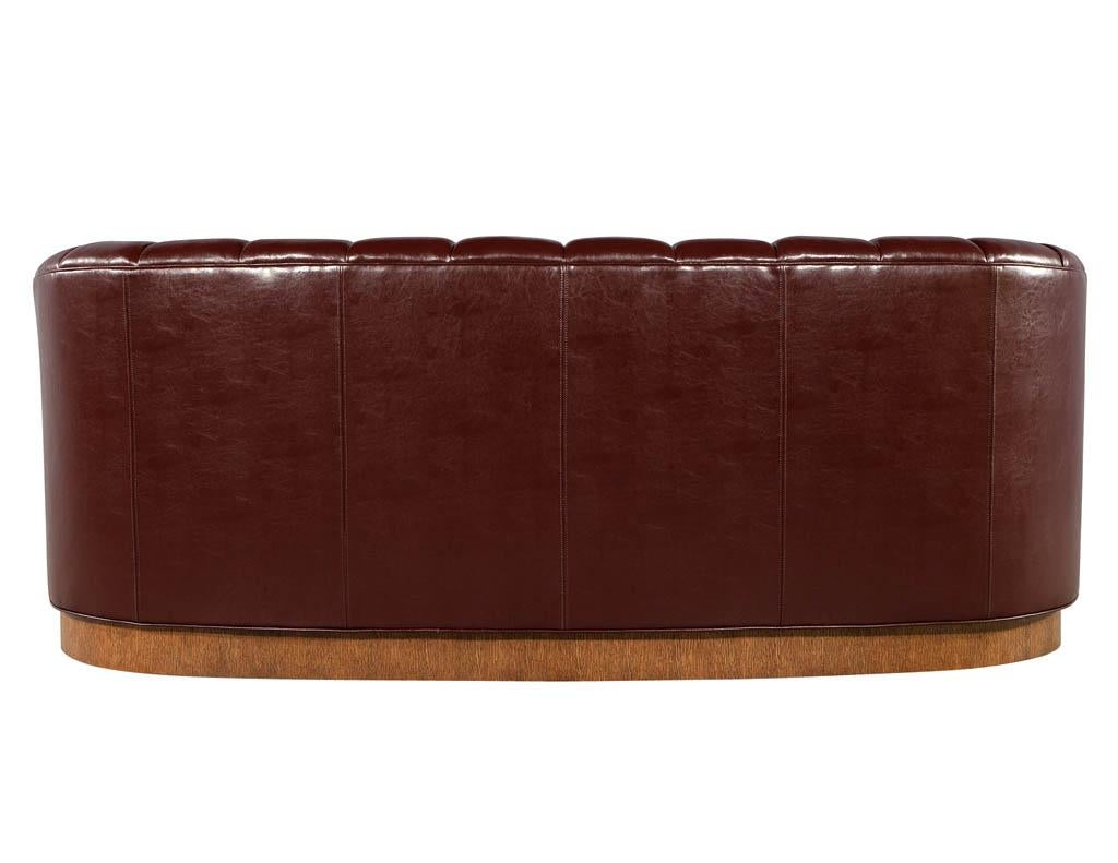 https://a.1stdibscdn.com/custom-curved-channel-back-leather-sofa-by-carrocel-for-sale-picture-11/f_8849/f_310861821667233542425/LR_3425_Custom_Curved_Channel_Back_Leather_Sofa_0011_master.jpg