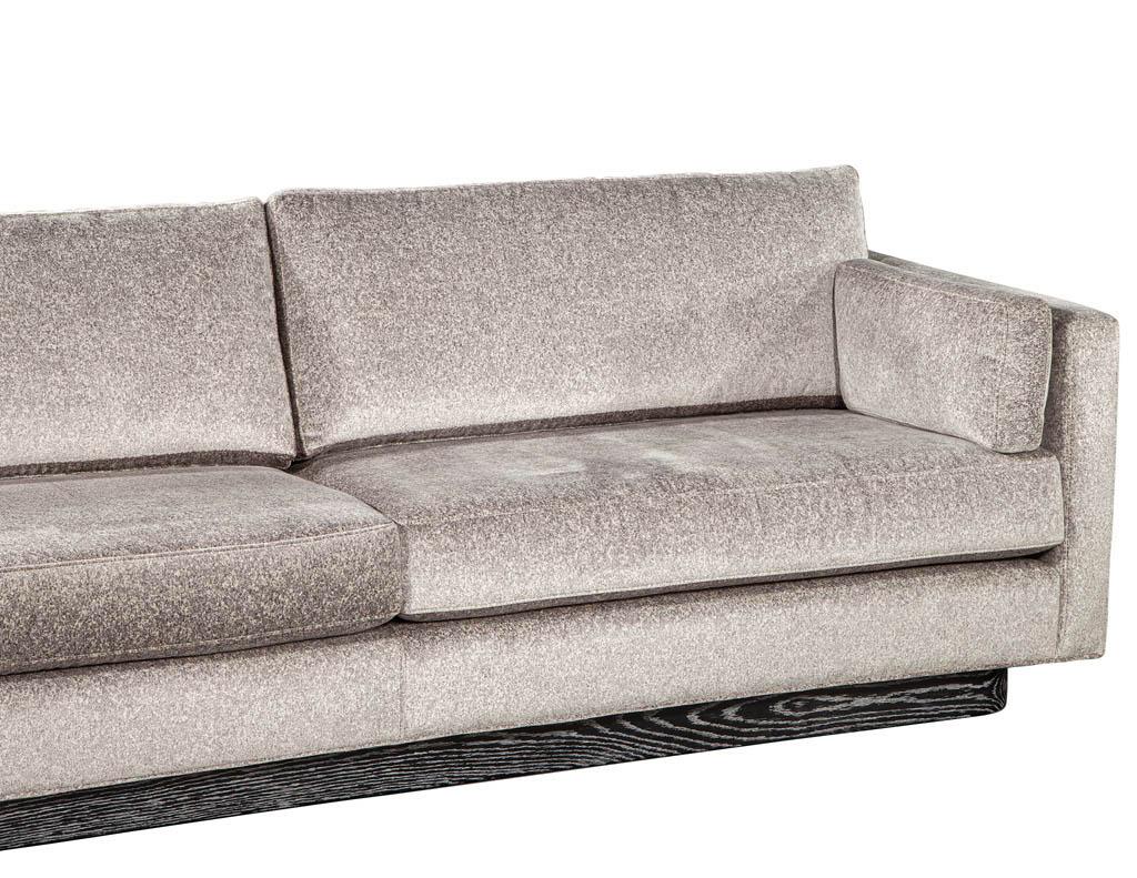 https://a.1stdibscdn.com/custom-mid-century-modern-inspired-sofa-for-sale-picture-10/f_8849/f_332687721678724986048/LR_3450_Custom_Mid_Century_Modern_Inspired_Sofas_0012_master.jpg