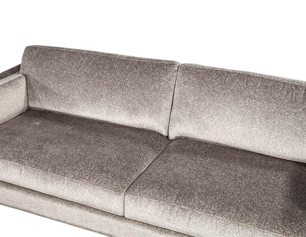 https://a.1stdibscdn.com/custom-mid-century-modern-inspired-sofa-for-sale-picture-12/f_8849/f_332687721678724986573/LR_3450_Custom_Mid_Century_Modern_Inspired_Sofas_0014_master.jpg