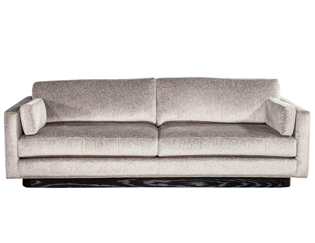 https://a.1stdibscdn.com/custom-mid-century-modern-inspired-sofa-for-sale-picture-6/f_8849/f_332687721678724985952/LR_3450_Custom_Mid_Century_Modern_Inspired_Sofas_004_master.jpg
