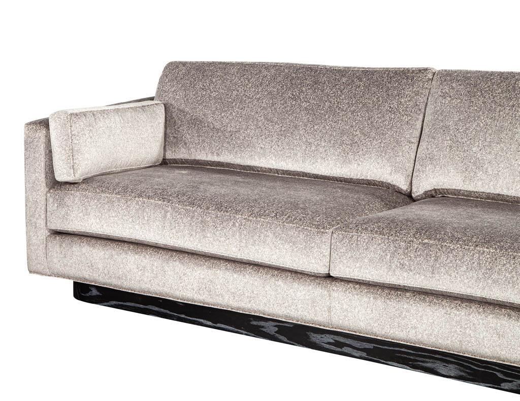 https://a.1stdibscdn.com/custom-mid-century-modern-inspired-sofa-for-sale-picture-8/f_8849/f_332687721678724986002/LR_3450_Custom_Mid_Century_Modern_Inspired_Sofas_008_master.jpg