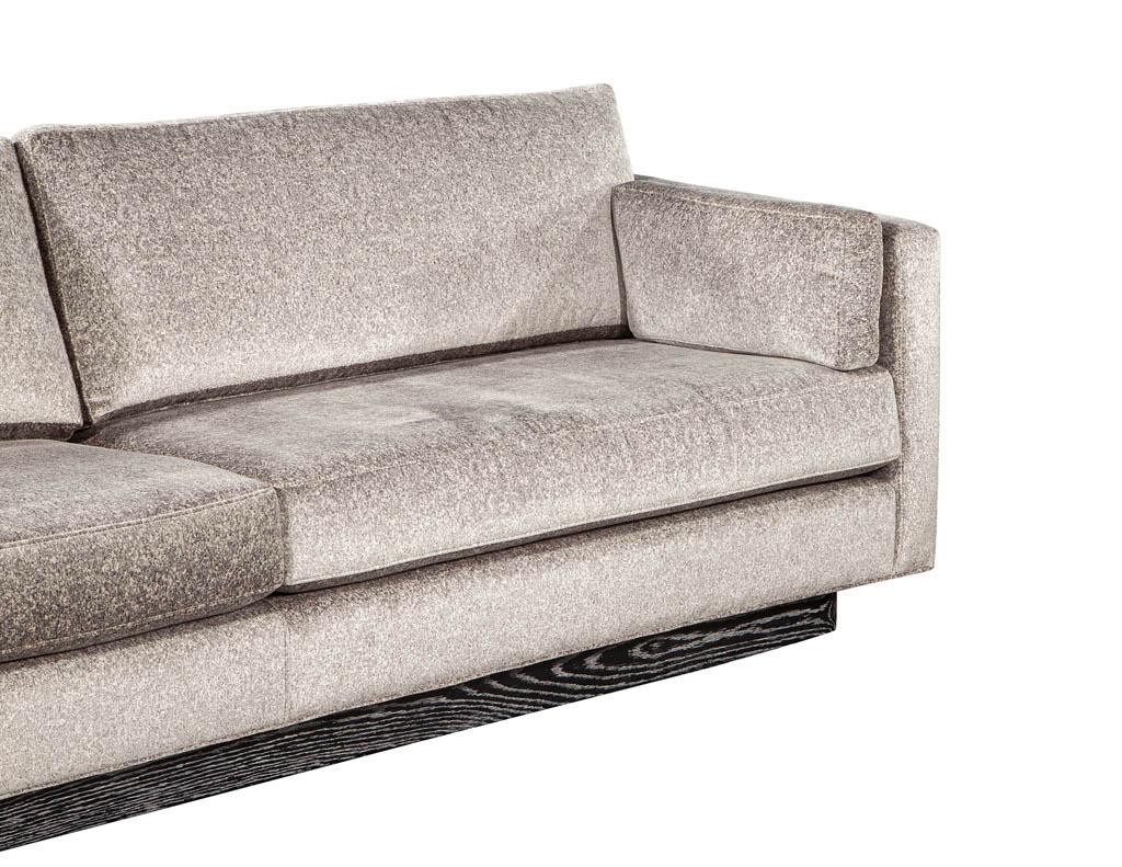 https://a.1stdibscdn.com/custom-mid-century-modern-inspired-sofa-for-sale-picture-9/f_8849/f_332687721678724986047/LR_3450_Custom_Mid_Century_Modern_Inspired_Sofas_009_master.jpg