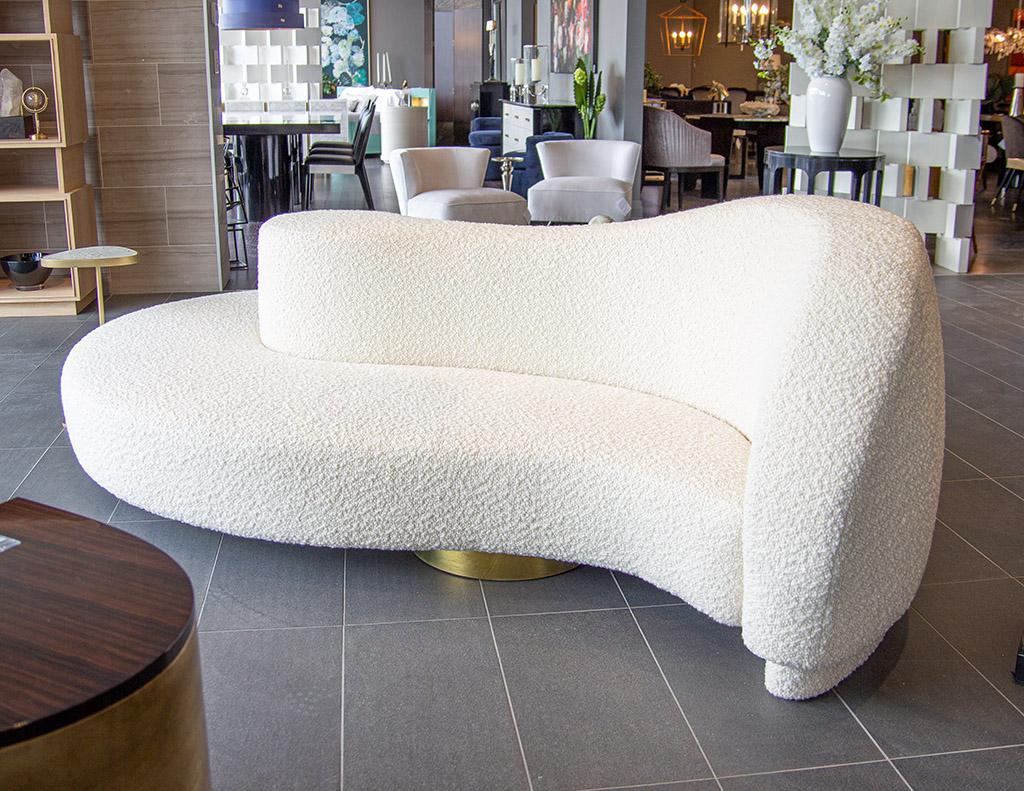 https://a.1stdibscdn.com/modern-curved-italian-boudoir-cloud-sofa-for-sale-picture-2/f_8849/f_356664221691771793450/LR_3460_Modern_Curved_Italian_Boudoir_Cloud_Sofa_0023_master.jpg