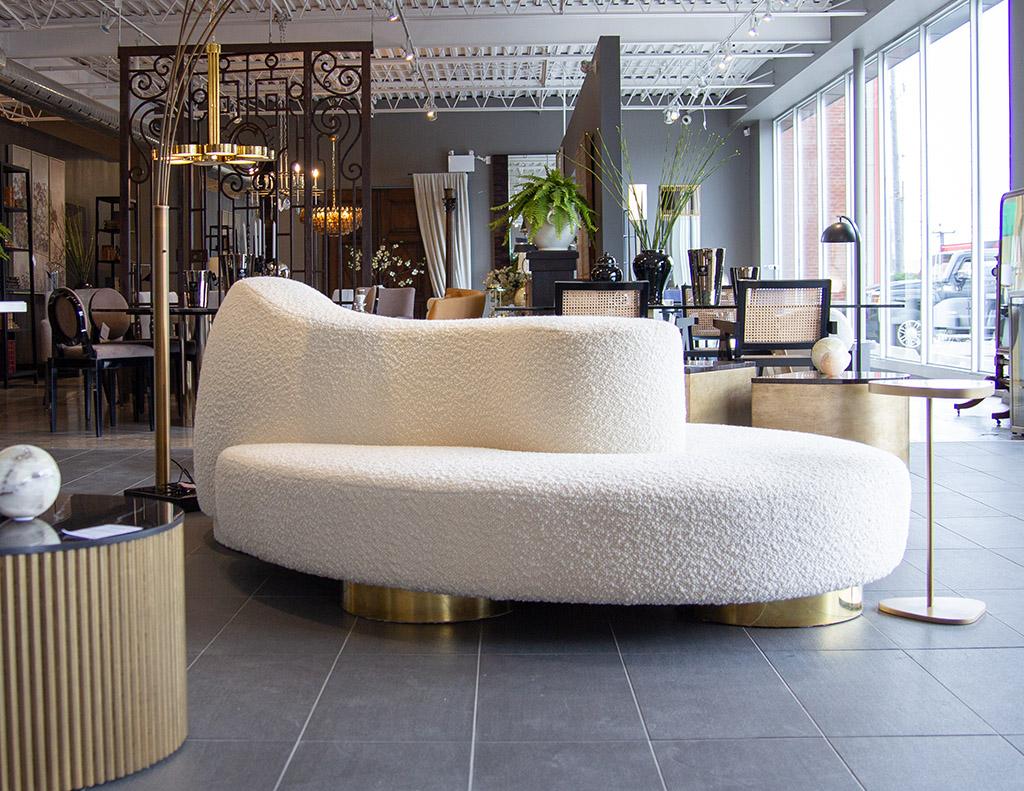 https://a.1stdibscdn.com/modern-curved-italian-boudoir-cloud-sofa-for-sale-picture-3/f_8849/f_356664221691771793420/LR_3460_Modern_Curved_Italian_Boudoir_Cloud_Sofa_0024_master.jpg