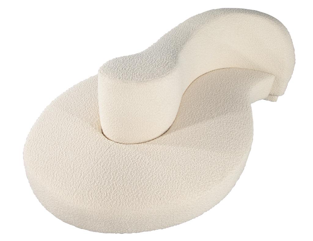 https://a.1stdibscdn.com/modern-curved-italian-boudoir-cloud-sofa-for-sale-picture-10/f_8849/f_356664221691771792774/LR_3460_Modern_Curved_Italian_Boudoir_Cloud_Sofa_006_master.jpg