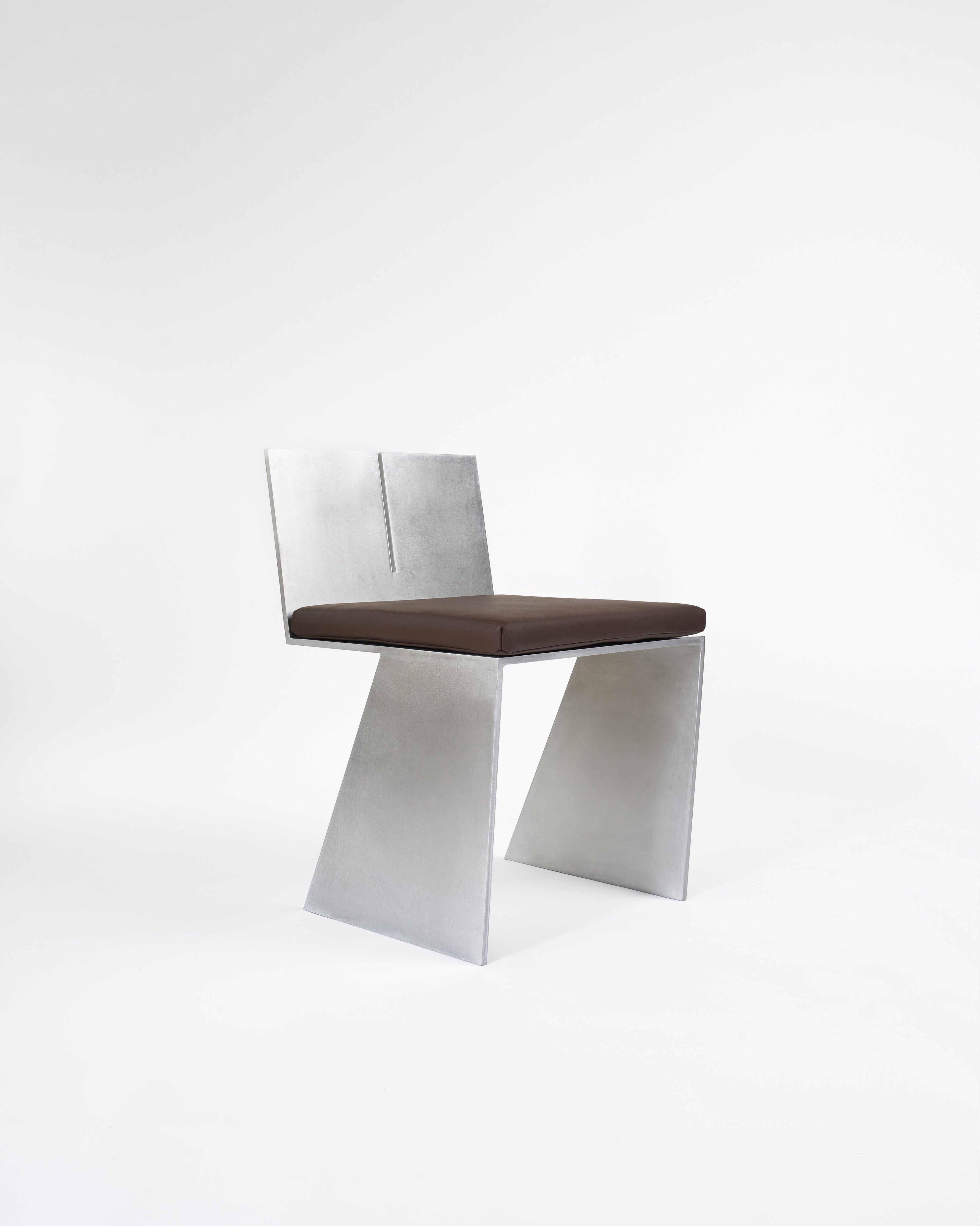 https://a.1stdibscdn.com/lv-chair-by-pietro-franceschini-for-sale-picture-5/f_12192/f_489413121771854922170/LV_11_4_5_master.jpg