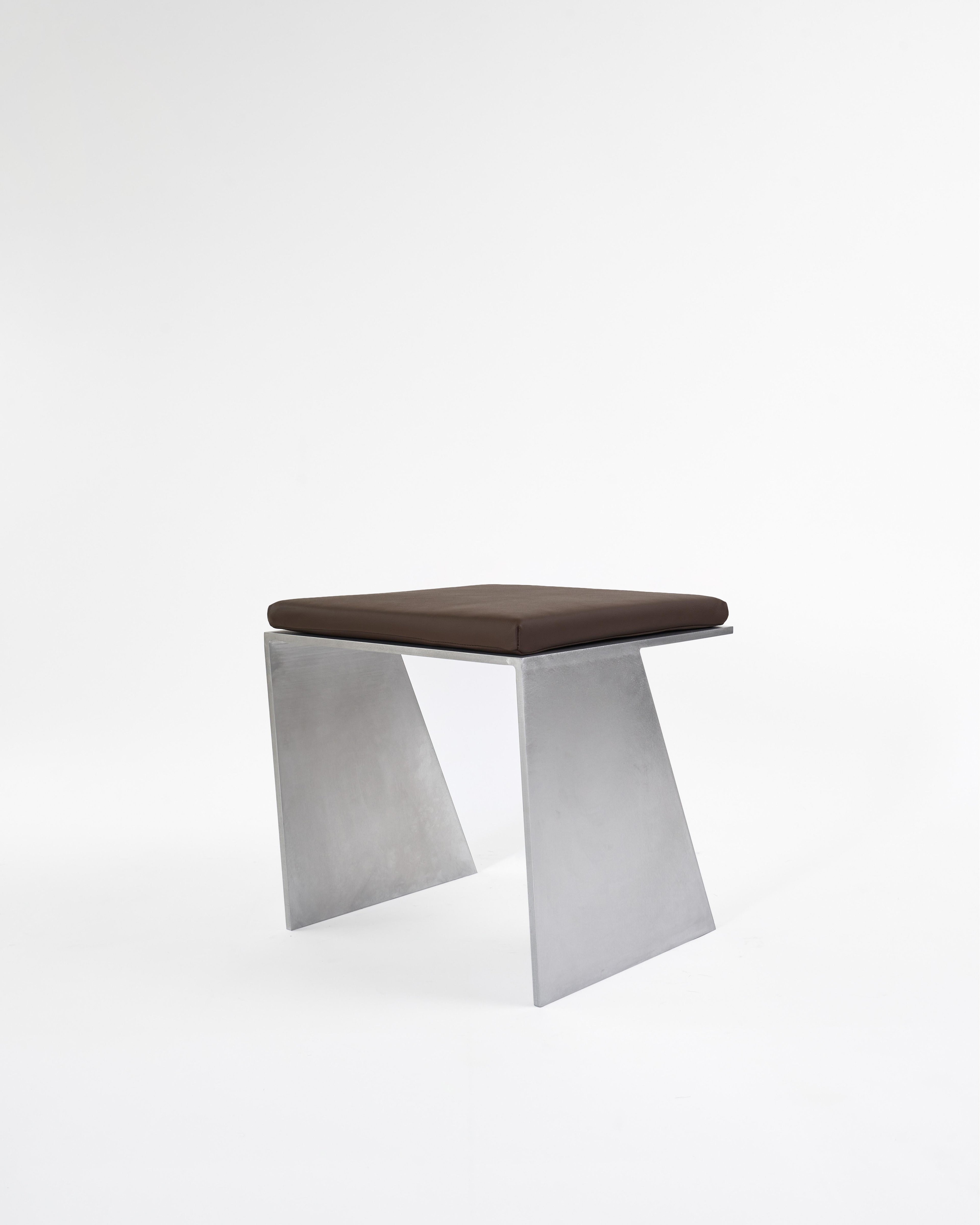 https://a.1stdibscdn.com/lv-chair-by-pietro-franceschini-for-sale-picture-9/f_12192/f_489413121771854925387/LV_15_4_5_master.jpg