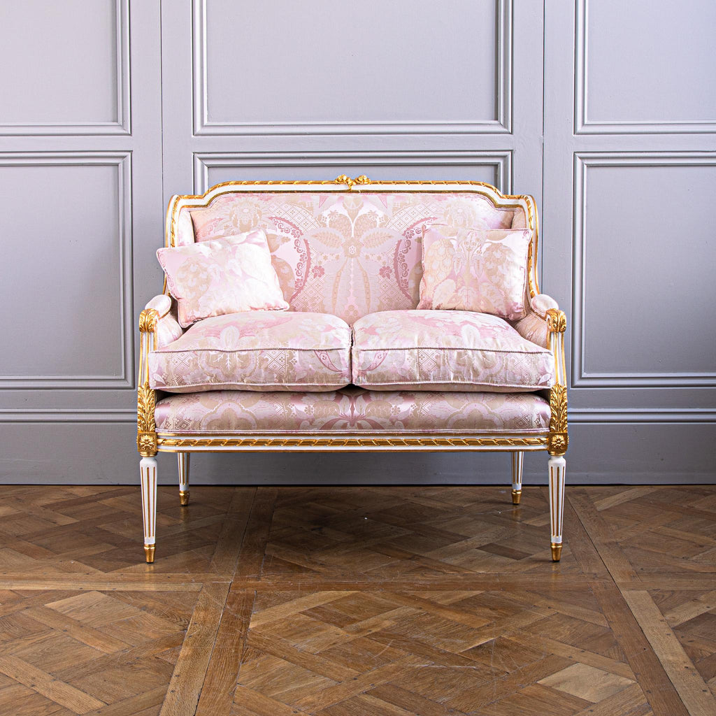 https://a.1stdibscdn.com/louis-xvi-style-sofa-for-sale-picture-5/f_23353/f_217465021724857488842/LXVI_SOFA_004_master.jpg