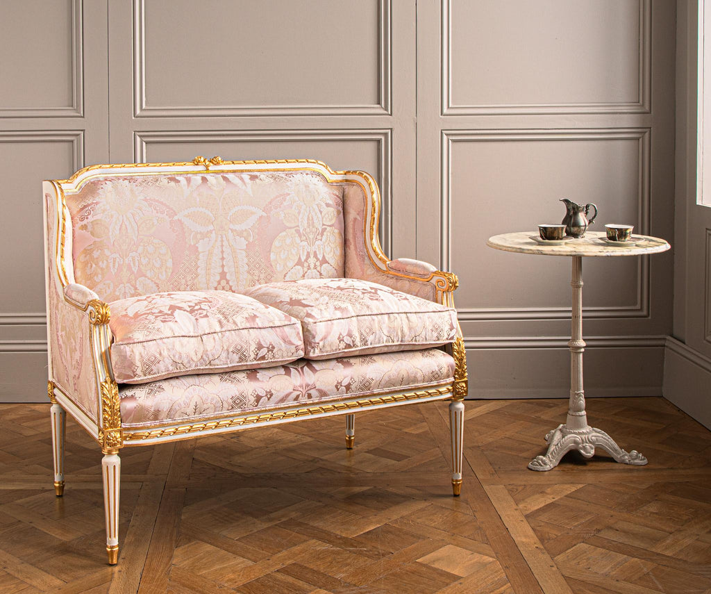 https://a.1stdibscdn.com/louis-xvi-style-sofa-for-sale-picture-3/f_23353/f_217465021724857488470/LXVI_SOFA_041_master.jpg