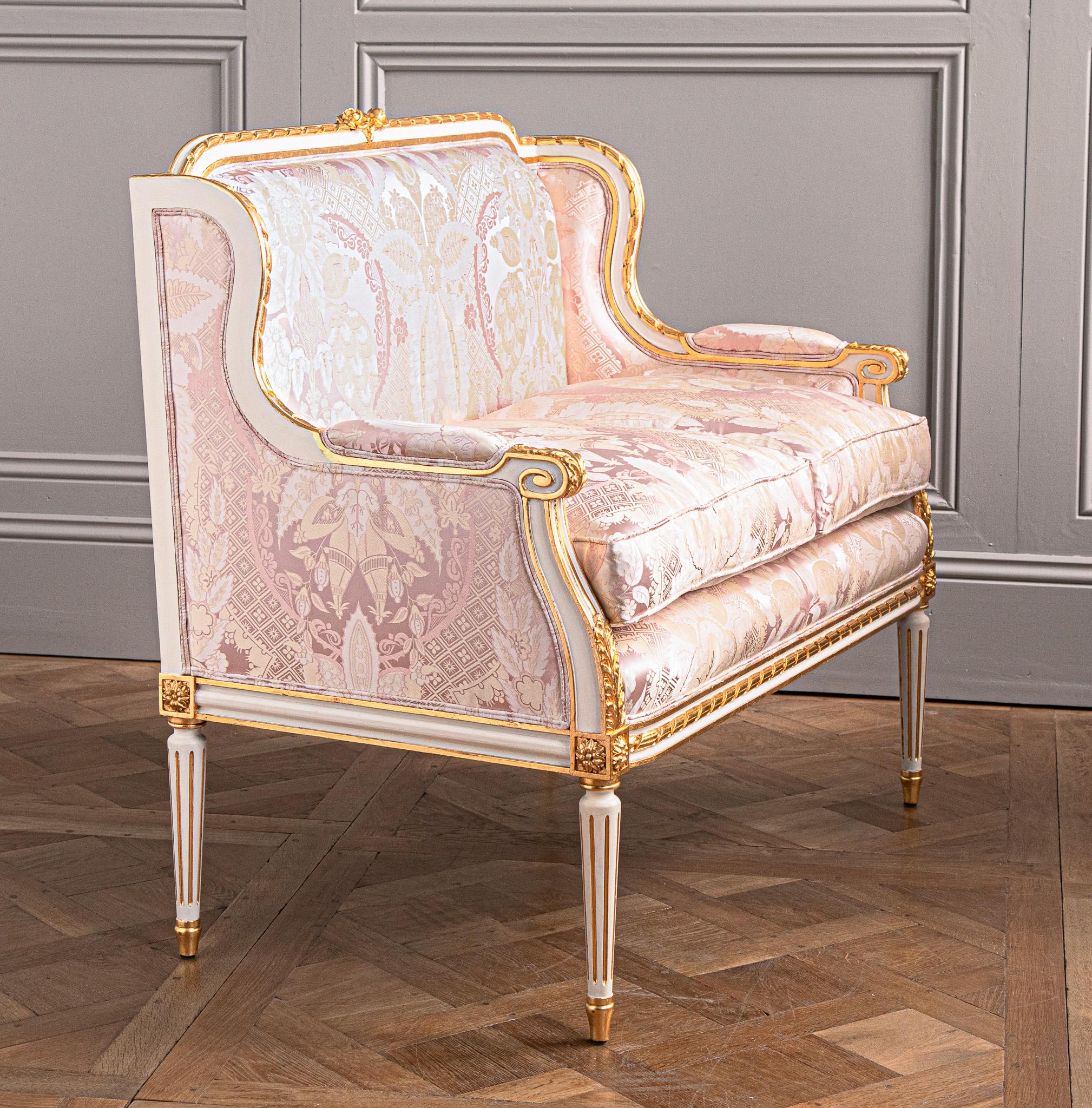 https://a.1stdibscdn.com/louis-xvi-style-sofa-for-sale-picture-2/f_23353/f_217465021724857489256/LXVI_SOFA_056_master.jpg