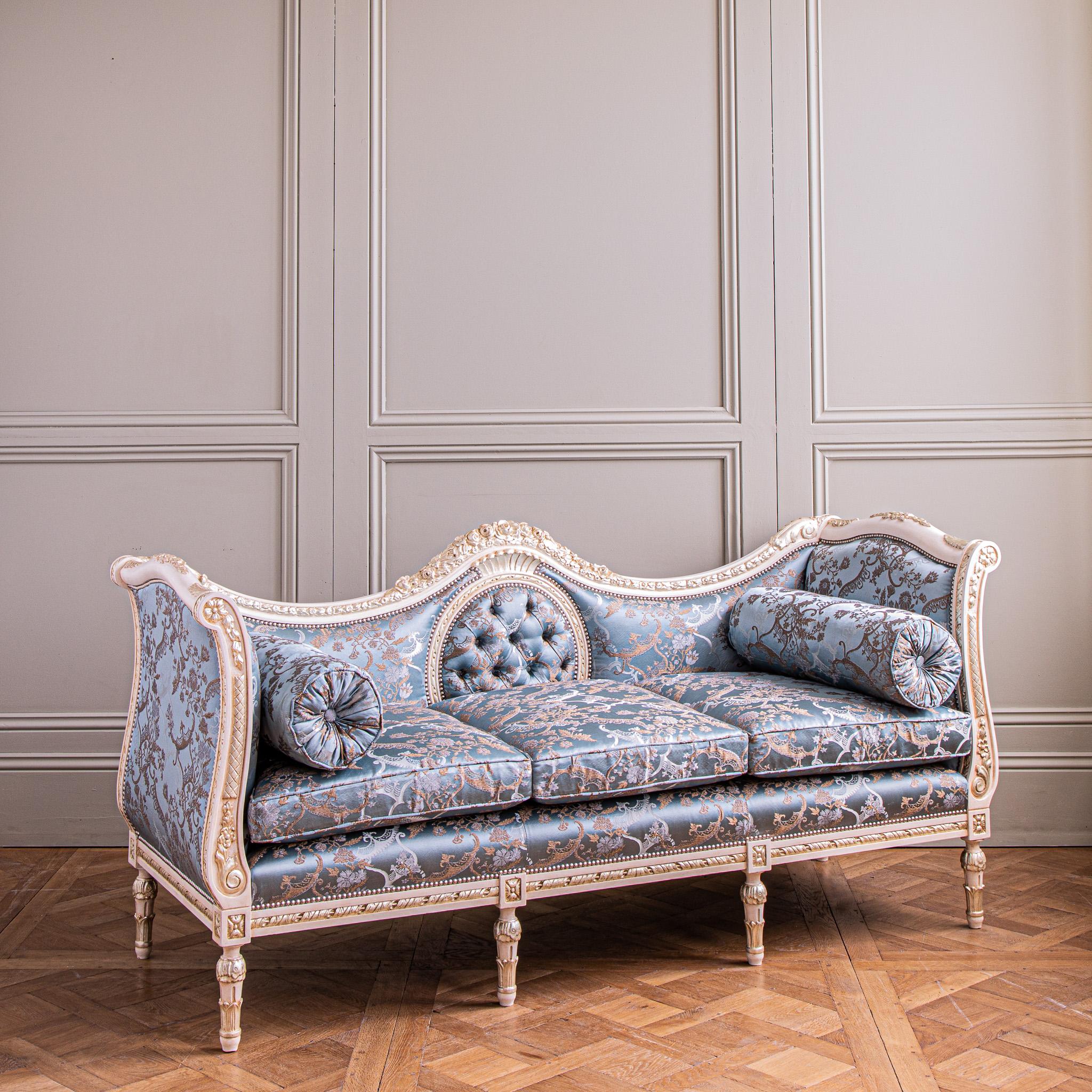 https://a.1stdibscdn.com/customizable-french-louis-xvi-style-sofa-settee-made-by-la-maison-london-for-sale-picture-3/f_23353/f_351164021688733229902/LXV_Blue_Sofa_007_master.jpg