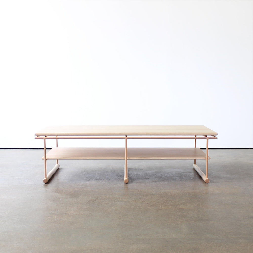 https://a.1stdibscdn.com/lynn-coffee-table-by-crump-and-kwash-for-sale-picture-2/f_25303/f_293212021656360067526/LYNNCOFFEETABLE30602_master.jpg