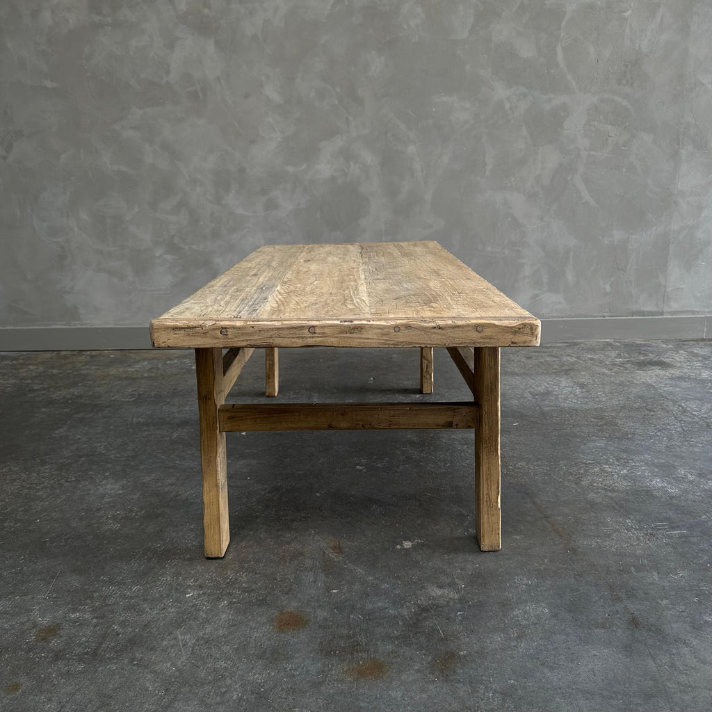 https://a.1stdibscdn.com/custom-made-reclaimed-elm-wood-coffee-table-for-sale-picture-6/f_18223/f_346778321686696460340/L_52_21512_14_master.jpg