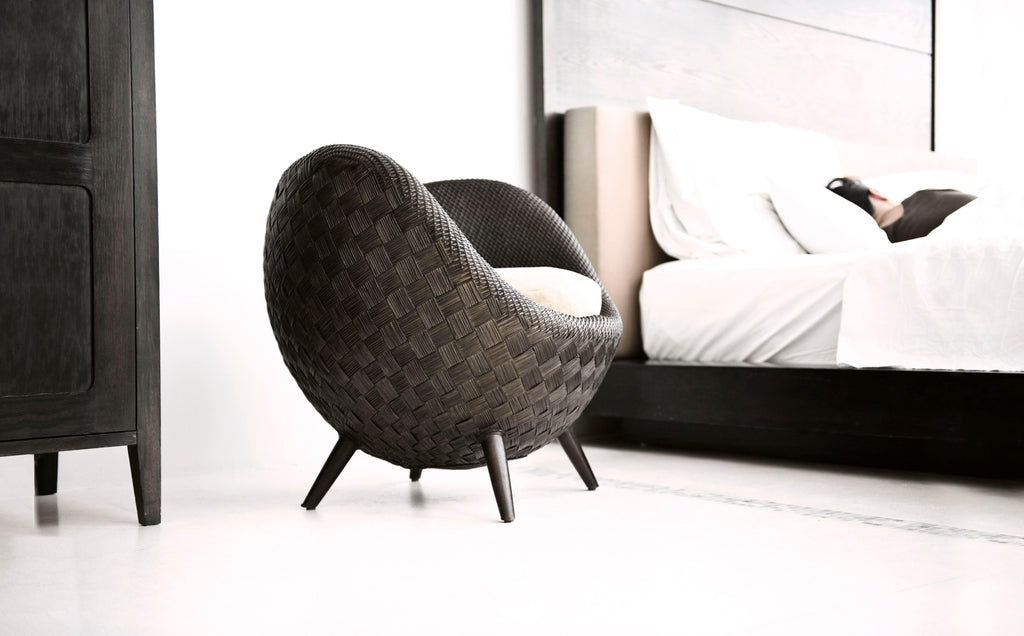 https://a.1stdibscdn.com/la-luna-easy-armchair-by-kenneth-cobonpue-for-sale-picture-6/f_12192/f_327912121676488168281/La_Luna_setting_02_master.jpg