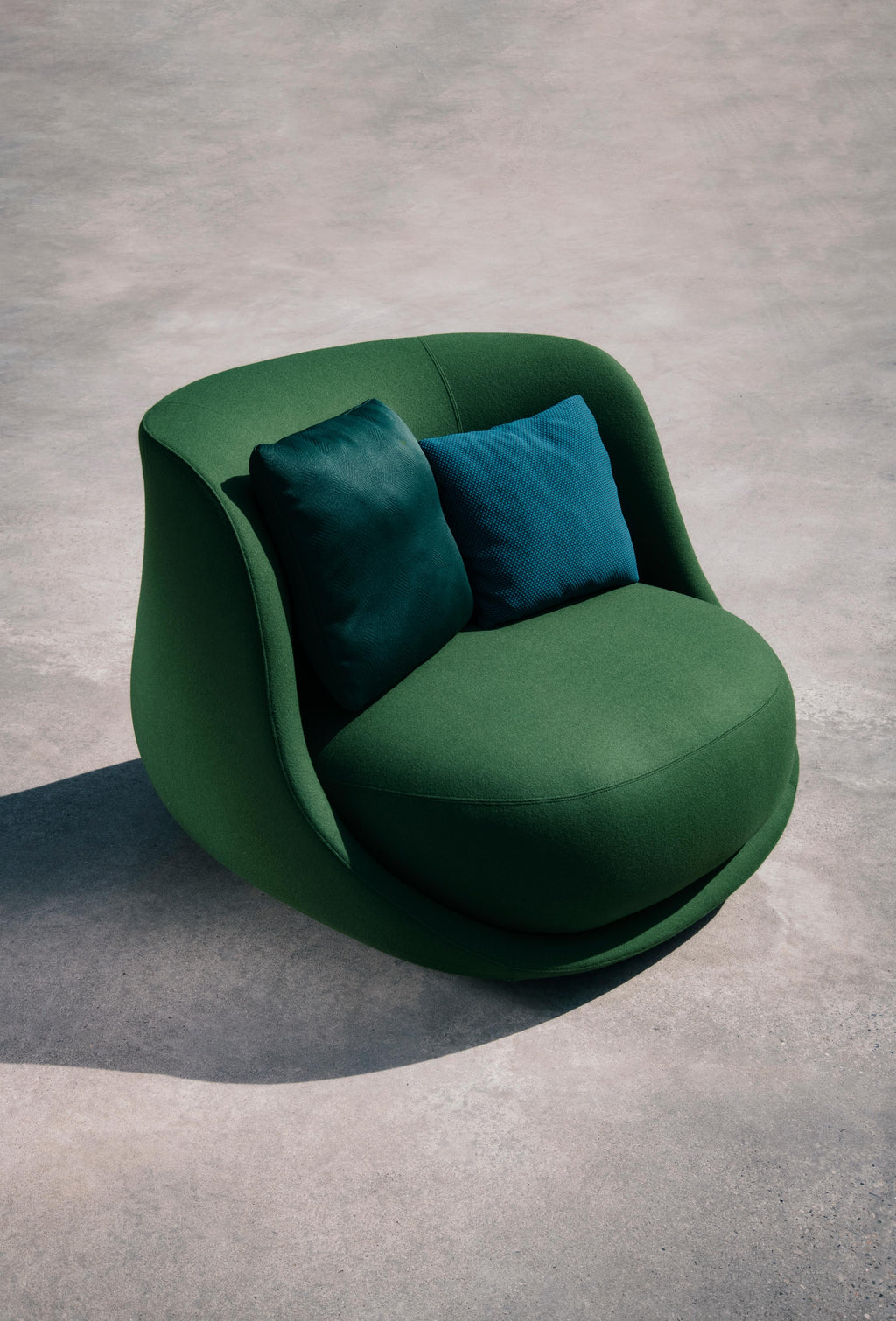 https://a.1stdibscdn.com/la-manufacture-paris-liaison-design-by-luca-nichetto-for-sale-picture-9/f_44652/f_260837421636656163484/La_Manufacture_Liaison_LucaNichetto_studioblanco_HD_8__master.jpg