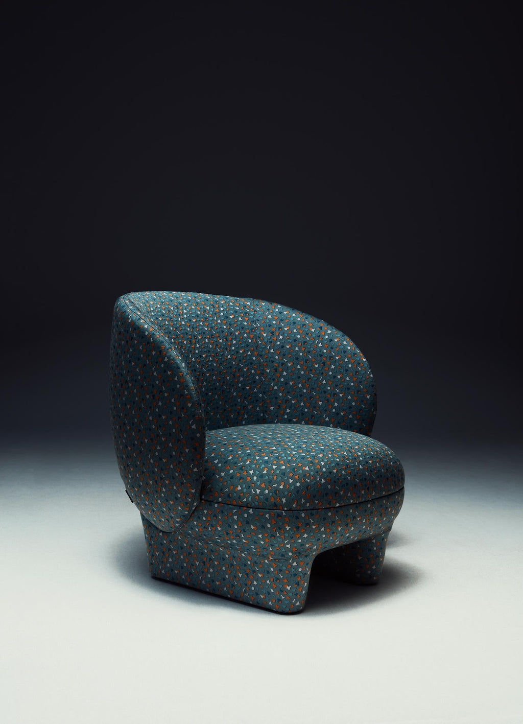https://a.1stdibscdn.com/la-manufacture-paris-moro-sheepskin-armchair-designed-by-sebastian-herkner-for-sale-picture-4/f_44652/f_258167821634926101704/La_Manufacture_Moro_Sebastian_Herkner_studioblanco_HD_2__master.jpg