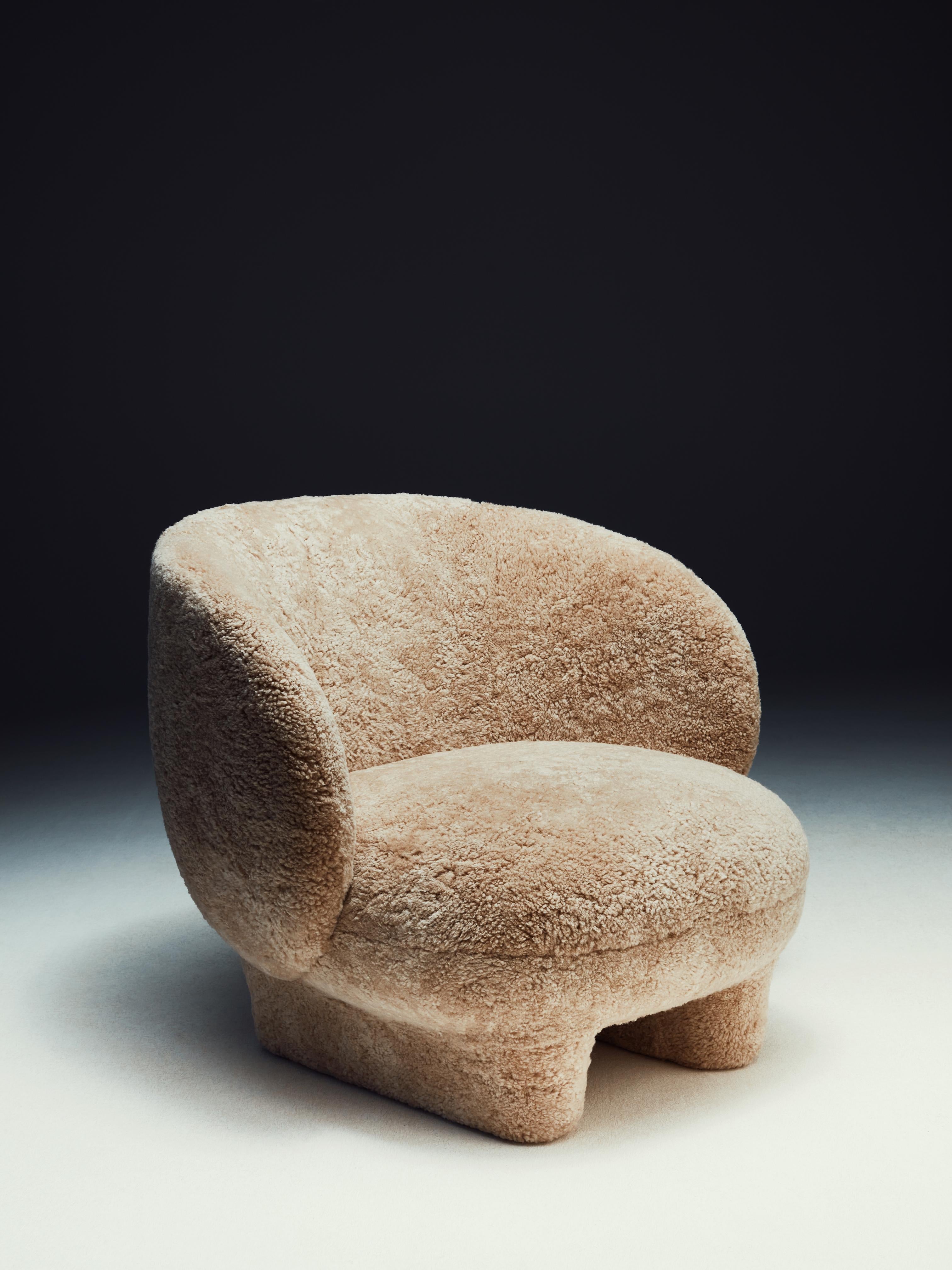 https://a.1stdibscdn.com/la-manufacture-paris-moro-sheepskin-armchair-designed-by-sebastian-herkner-for-sale-picture-5/f_44652/f_258167821634926110770/La_Manufacture_Moro_Sebastian_Herkner_studioblanco_HD_3__master.jpg