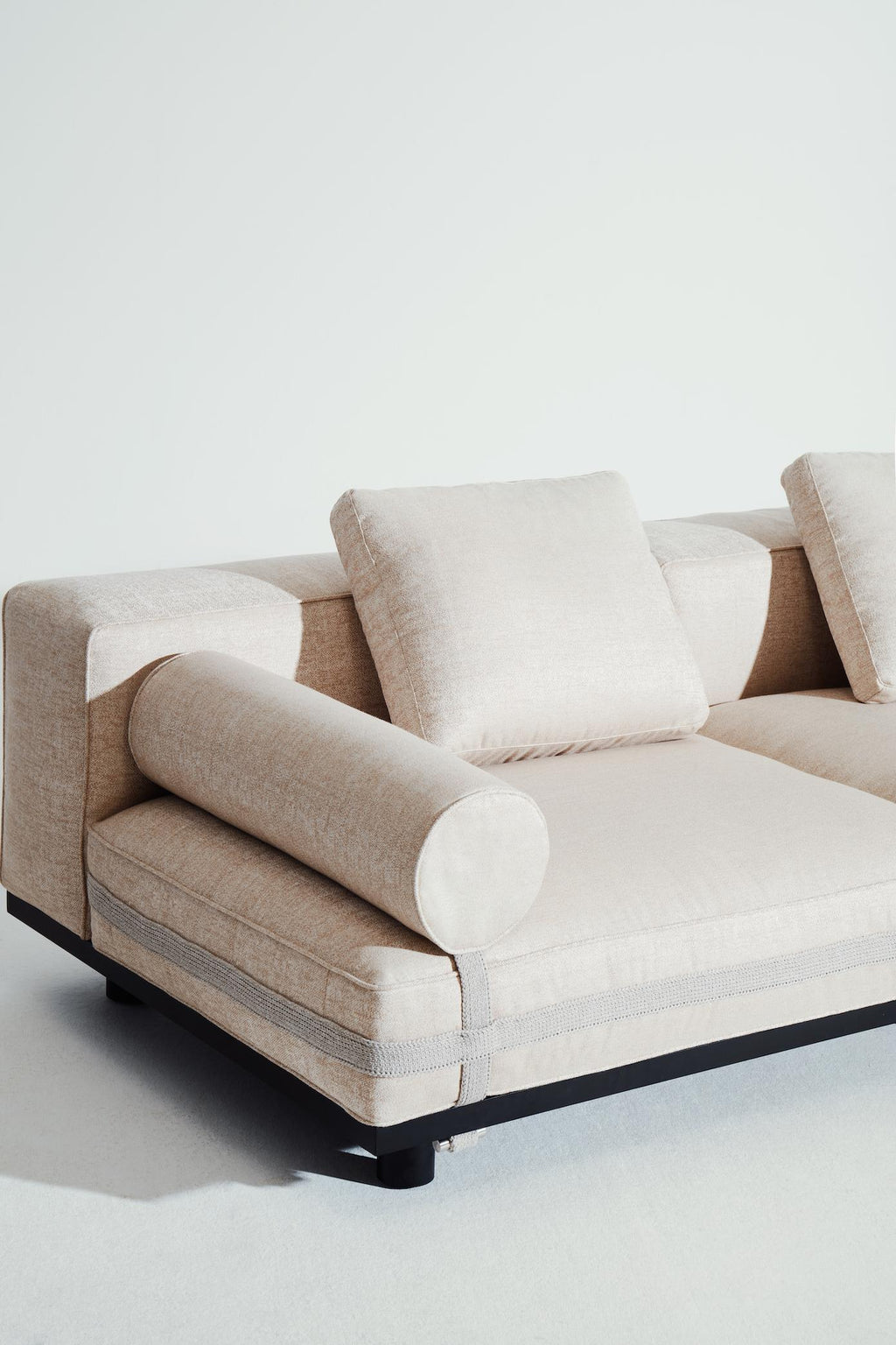 https://a.1stdibscdn.com/la-manufacture-paris-saint-remy-ooutdoor-sofa-design-by-luca-nichetto-for-sale-picture-2/f_44652/f_260843921636658834504/La_Manufacture_SaintRe_my_LucaNichetto_studioBlanco_HD_1__master.jpg