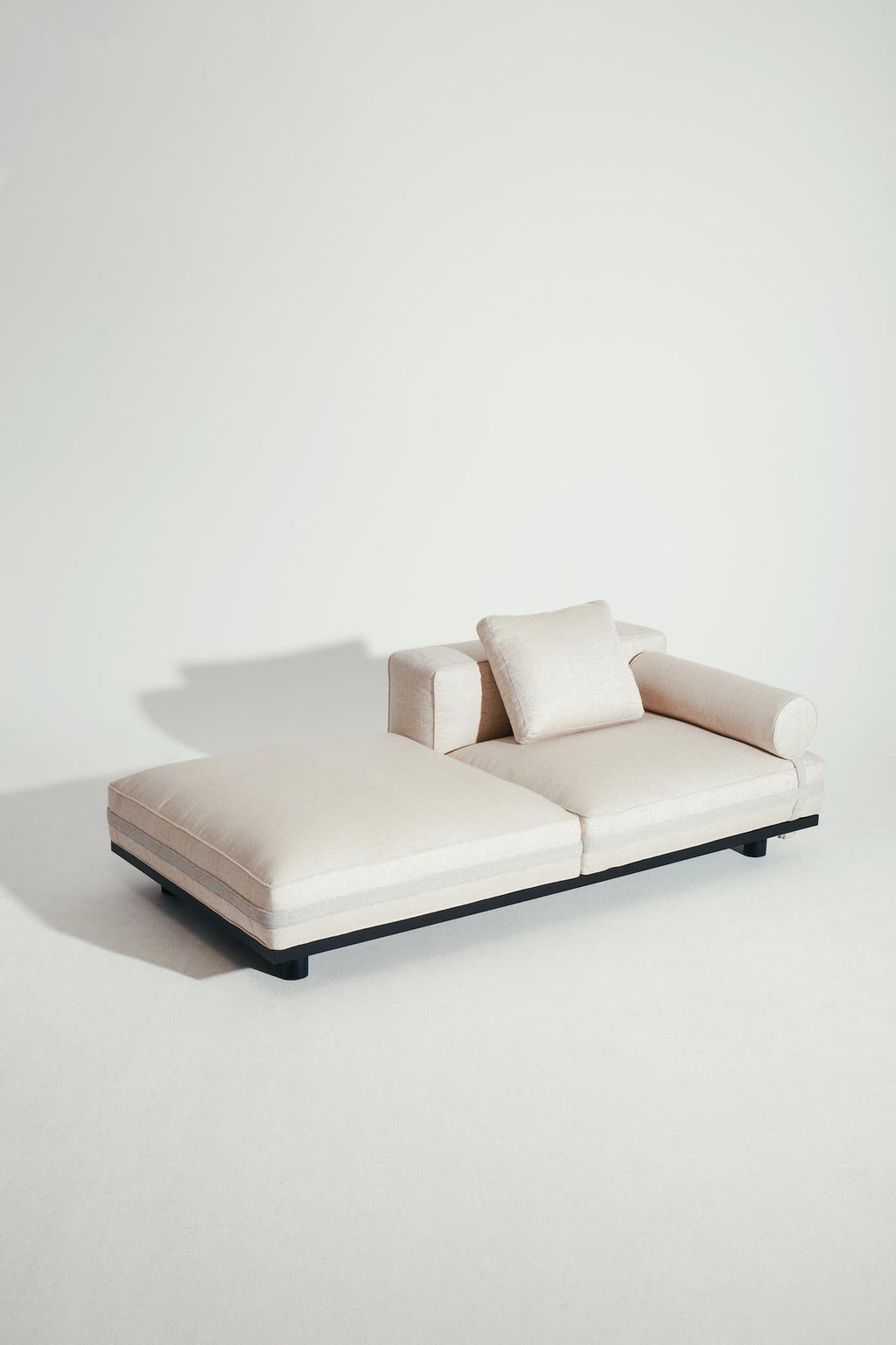 https://a.1stdibscdn.com/la-manufacture-paris-saint-remy-ooutdoor-sofa-design-by-luca-nichetto-for-sale-picture-4/f_44652/f_260843921636658833235/La_Manufacture_SaintRe_my_LucaNichetto_studioBlanco_HD_3__master.jpg