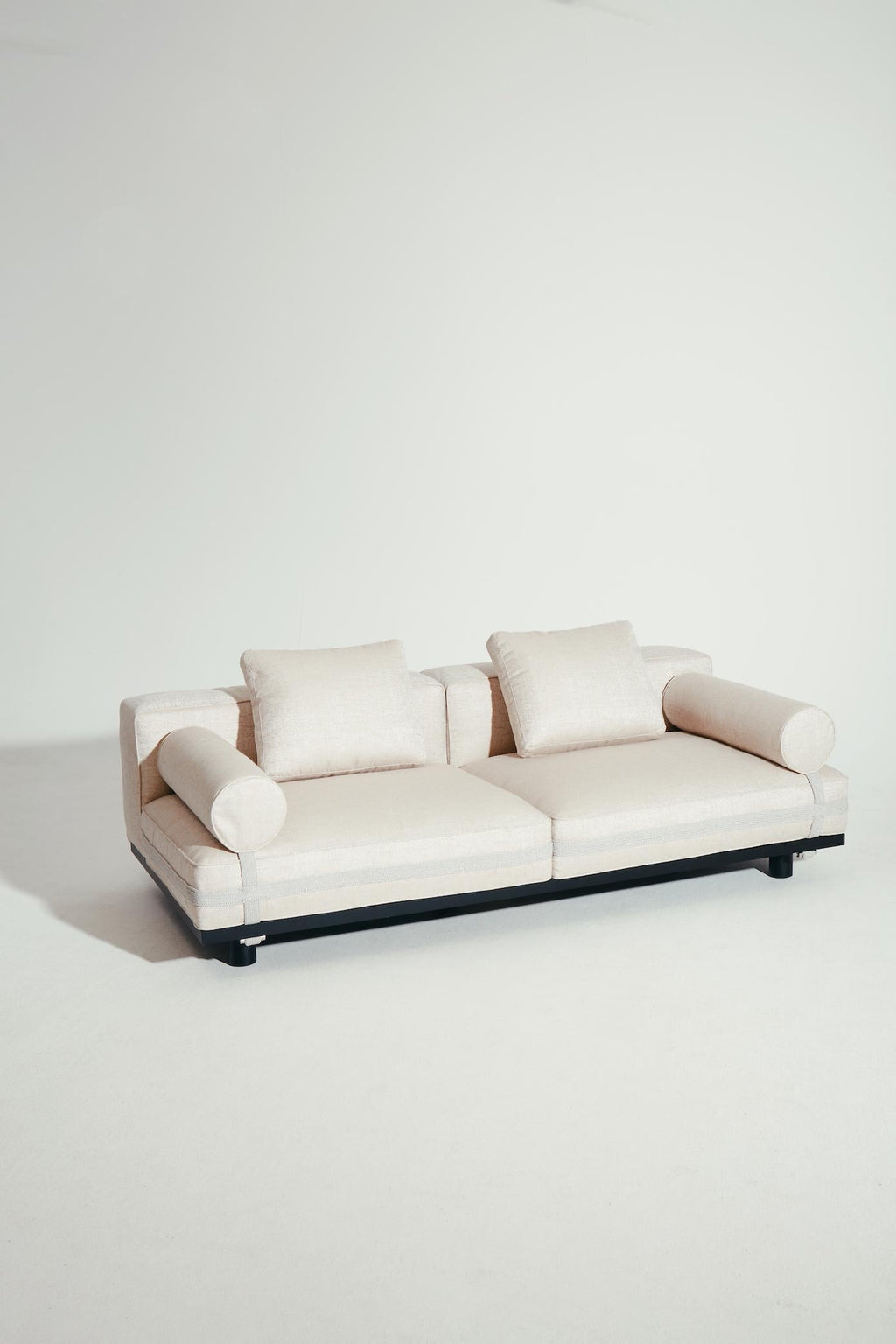 https://a.1stdibscdn.com/la-manufacture-paris-saint-remy-ooutdoor-sofa-design-by-luca-nichetto-for-sale-picture-5/f_44652/f_260843921636658833183/La_Manufacture_SaintRe_my_LucaNichetto_studioBlanco_HD_4__master.jpg