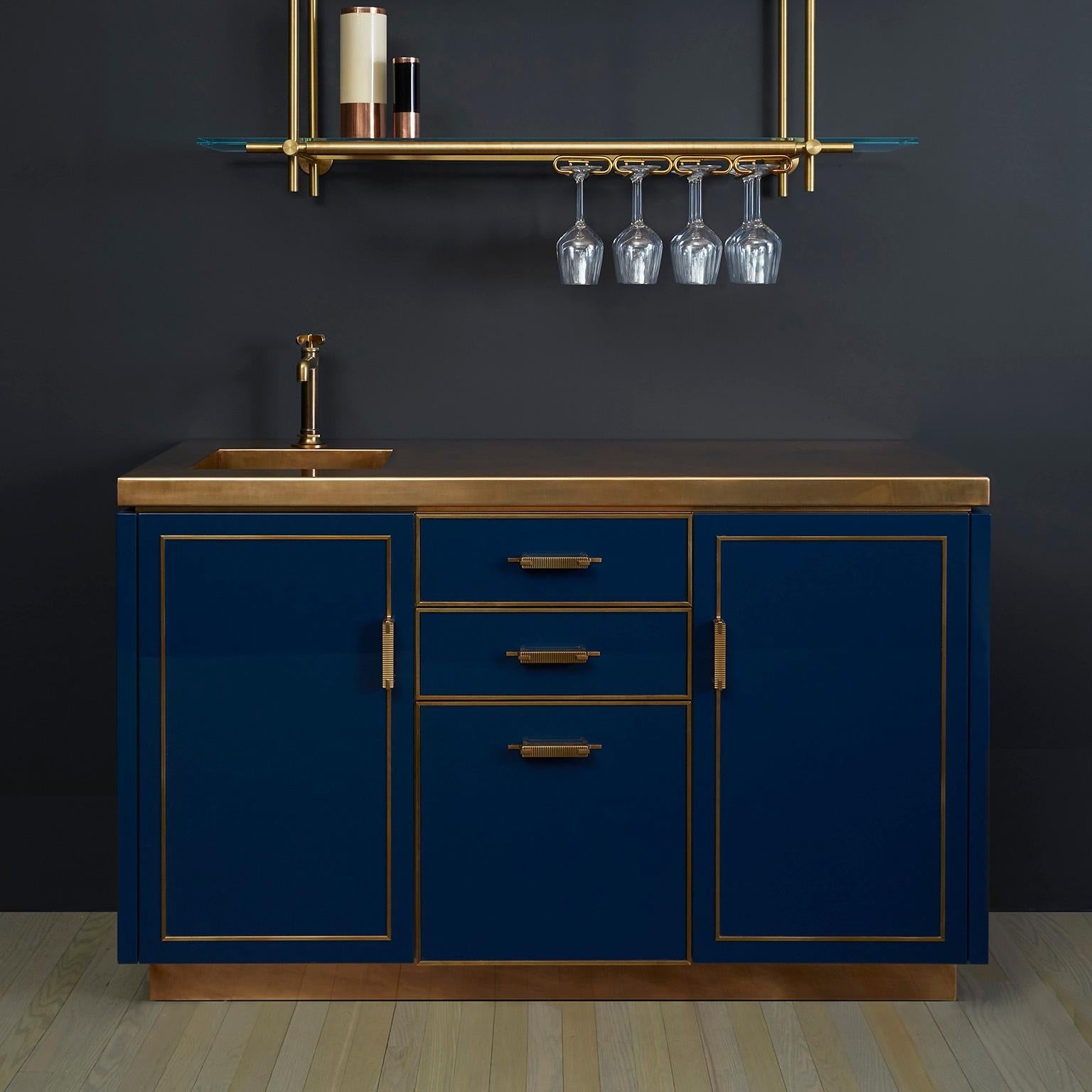 https://a.1stdibscdn.com/amuneals-lacquer-bar-cabinet-with-brass-countertop-for-sale-picture-3/f_28333/f_141940221553872074980/Lacquer_Bar_FRONT_Styled_amuneal_lower_nycshowroom_2019_0330_proof_master.jpg
