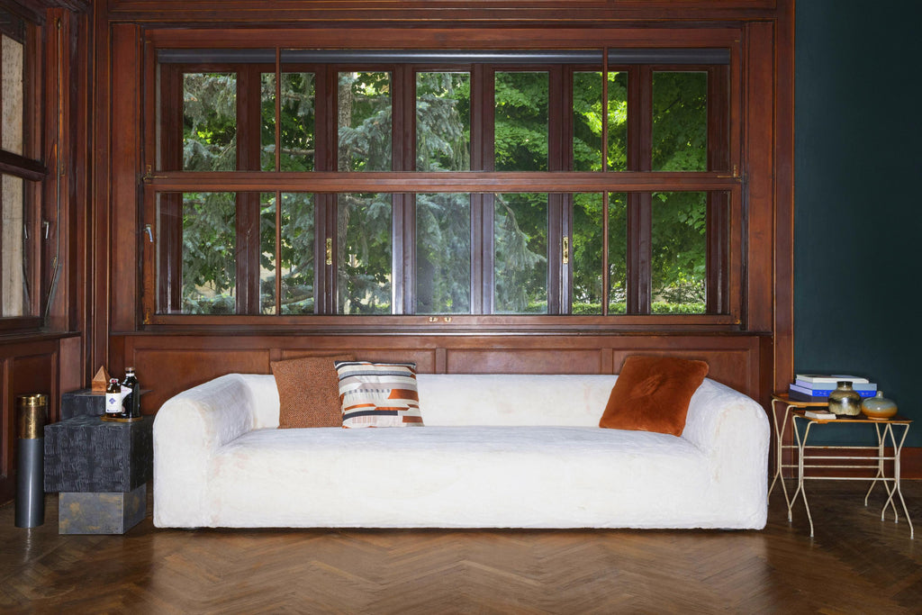 https://a.1stdibscdn.com/lambert-fully-lined-sofa-dainelli-studio-for-somaschini-italy-for-sale-picture-2/f_97422/f_400321221717577217602/Lambert_sofa_front_treviglio_master.jpg