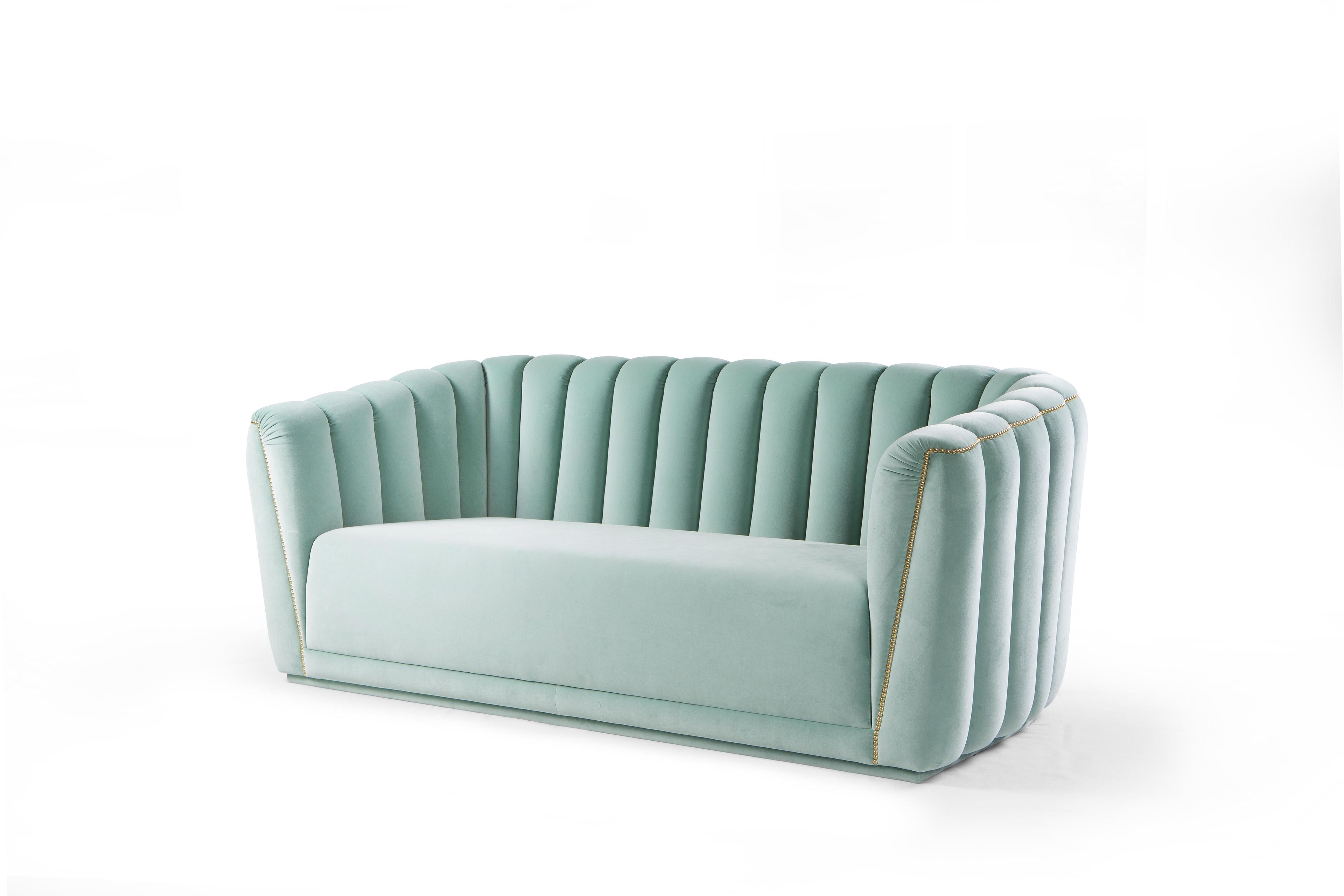 https://a.1stdibscdn.com/contemporary-sofa-in-creamy-green-velvet-and-gold-nials-for-sale-picture-2/f_27693/f_388420221710420249956/Larforma_Alva_02_master.jpg