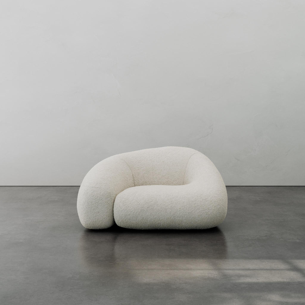 https://a.1stdibscdn.com/contemporary-colar-armchair-with-soft-shape-for-sale-picture-7/f_70152/f_432272521737375704192/Launching_armchair_01New_Take0000_master.jpeg