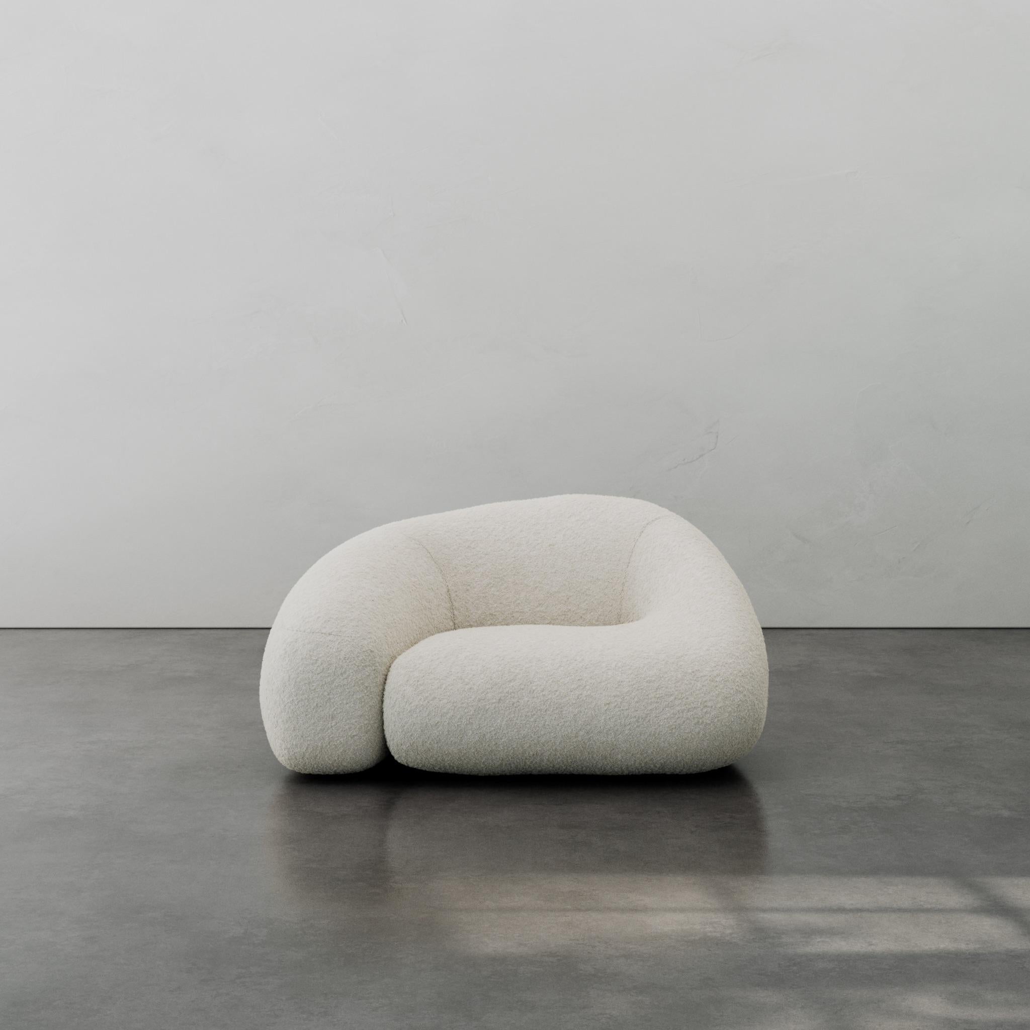 https://a.1stdibscdn.com/contemporary-colar-armchair-with-soft-shape-for-sale-picture-7/f_70152/f_432272521737375704192/Launching_armchair_01New_Take0000_master.jpeg