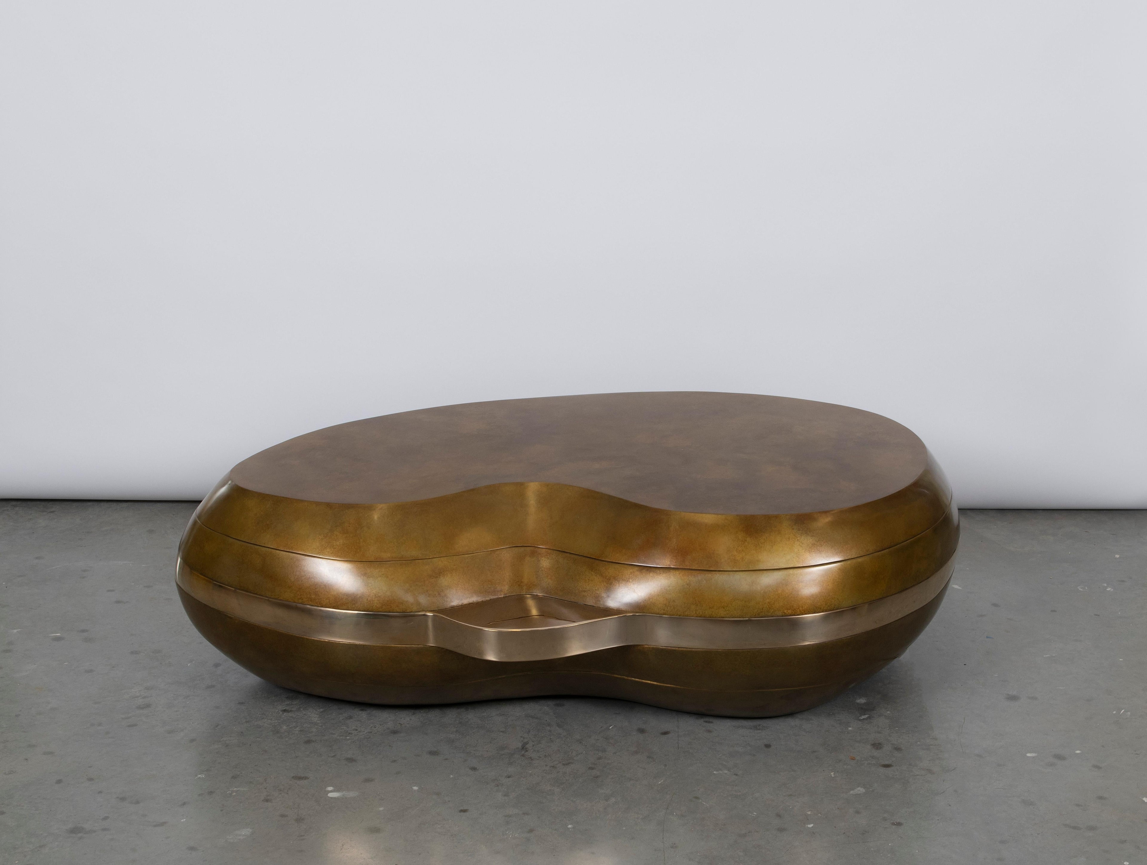 https://a.1stdibscdn.com/layered-coffee-table-in-patinated-and-polished-bronze-for-sale-picture-7/f_28753/f_221708221611010179830/Layered_Coffee_Table_7_master.jpg