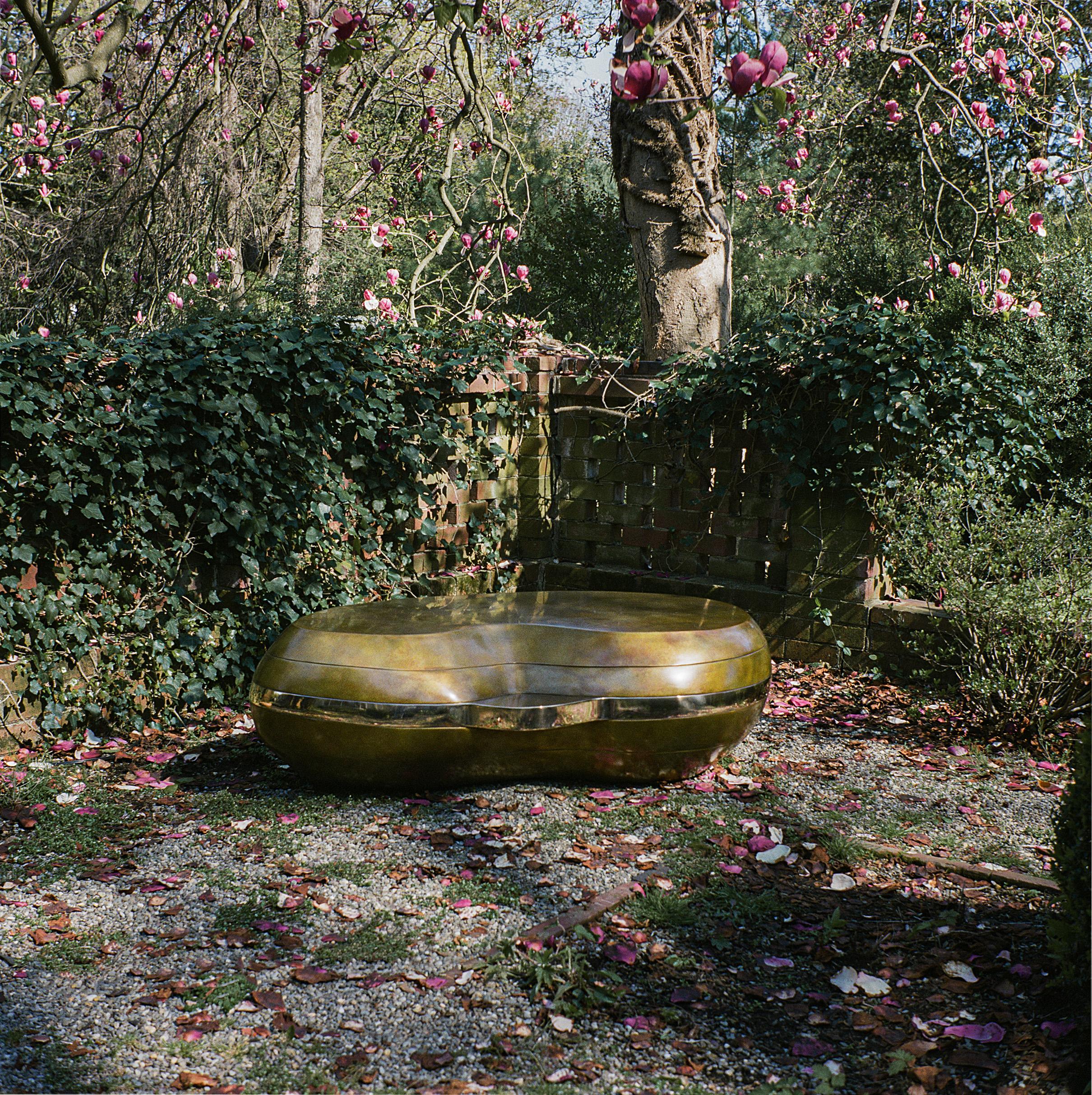 https://a.1stdibscdn.com/layered-coffee-table-in-patinated-and-polished-bronze-for-sale-picture-8/f_28753/f_221708221611010184115/Layered_Coffee_Table_8_master.jpg