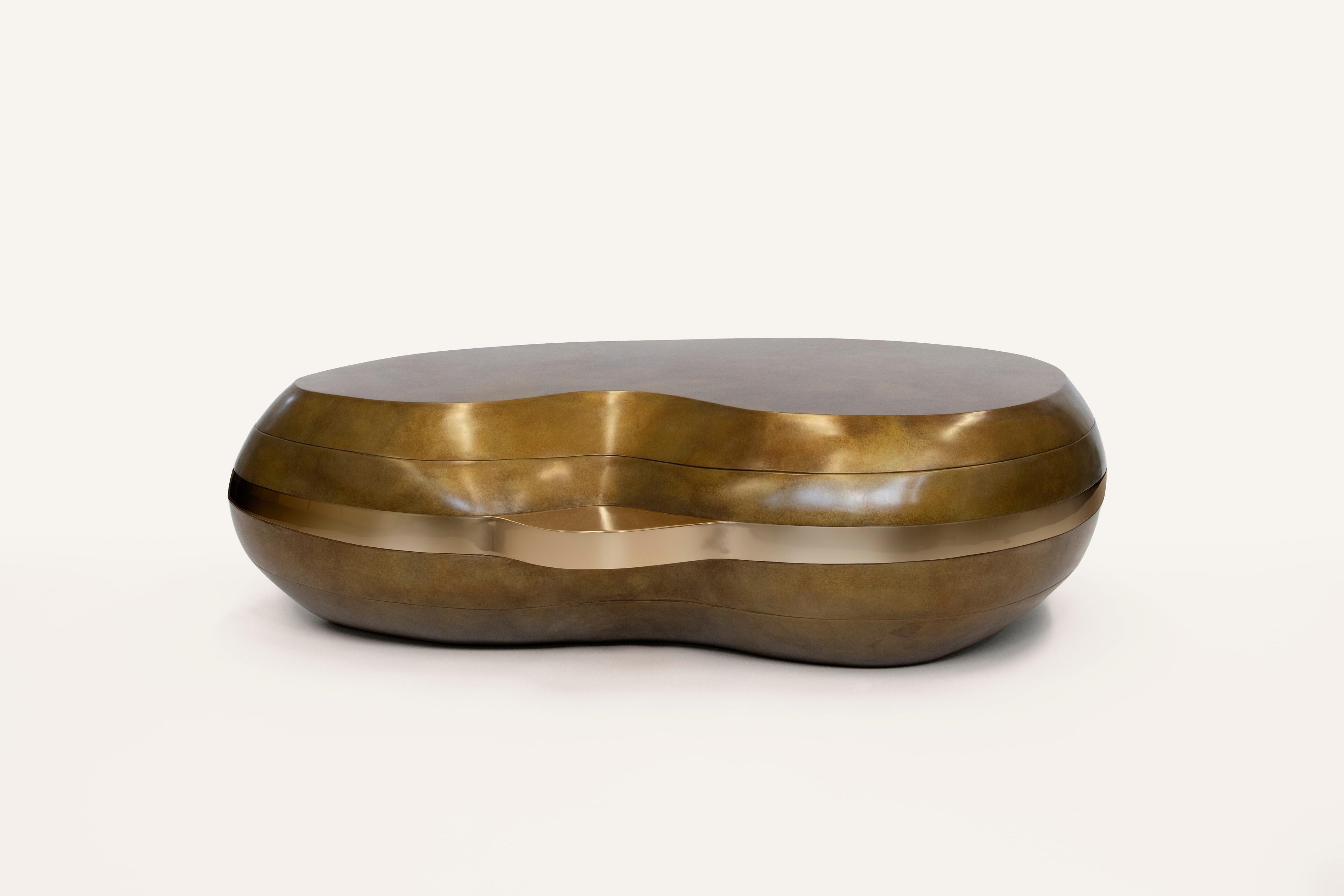 https://a.1stdibscdn.com/layered-coffee-table-in-patinated-and-polished-bronze-for-sale-picture-2/f_28753/f_221708221627070669272/Layered_coffee_table_1_master.jpg