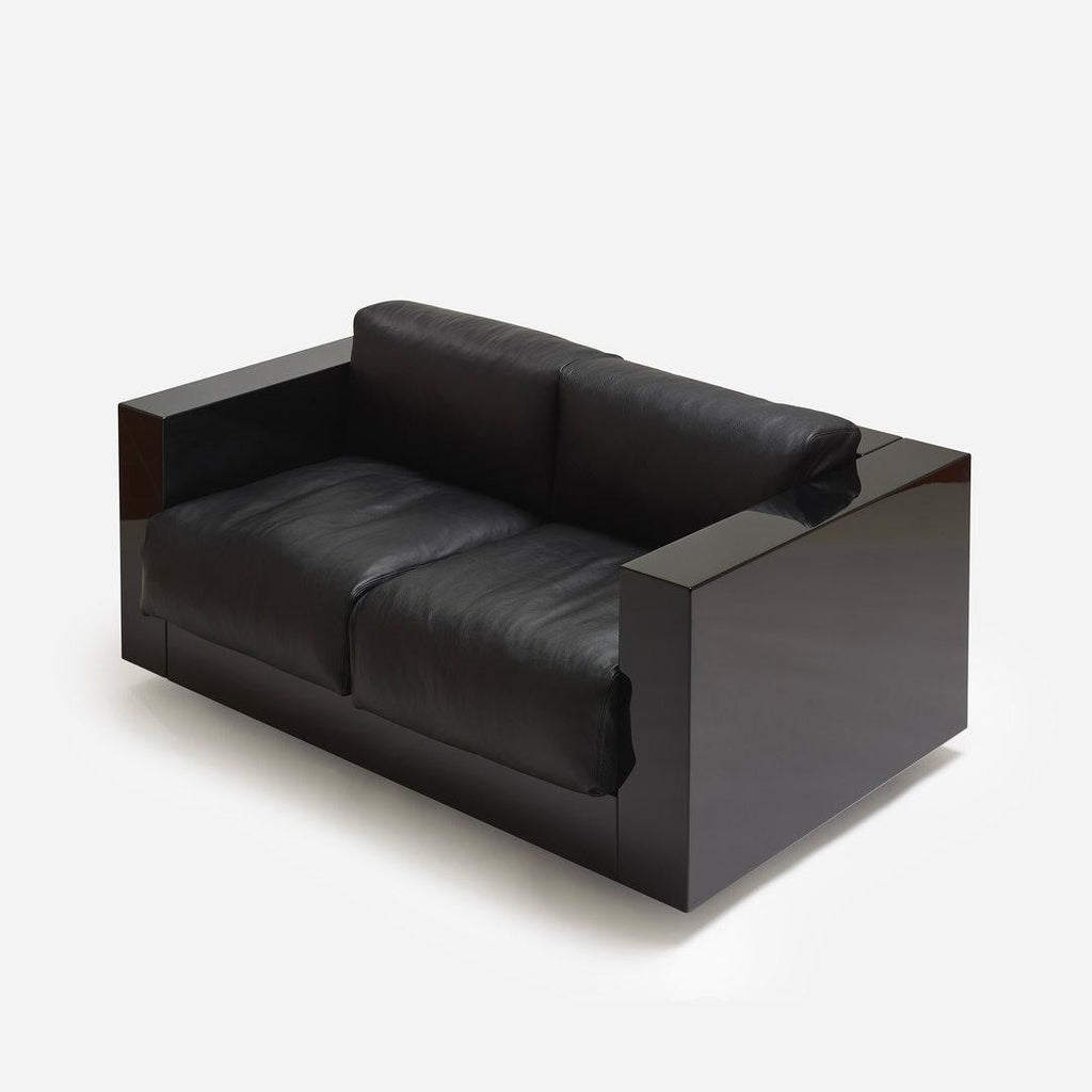 https://a.1stdibscdn.com/poltronova-saratoga-medium-sofa-by-lella-and-massimo-vignelli-for-sale-picture-5/f_16392/f_413290321725460907748/Lella_e_Massimo_Vignelli_Saratoga_Centro_Studi_Poltronova_S01_master.jpg