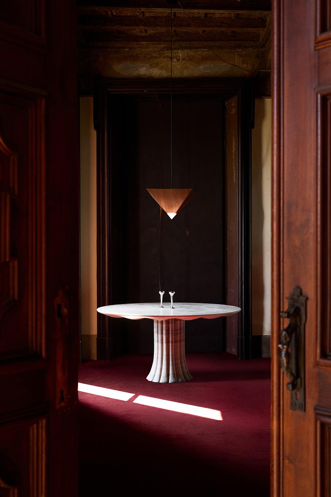 https://a.1stdibscdn.com/drapery-table-made-in-italy-from-silver-traverte-63-diam-designed-by-yaniv-chen-for-sale-picture-5/f_59512/f_444661021744354678402/Lemon_Lifestyle_Photography_Drapery_Table_01_master.jpg