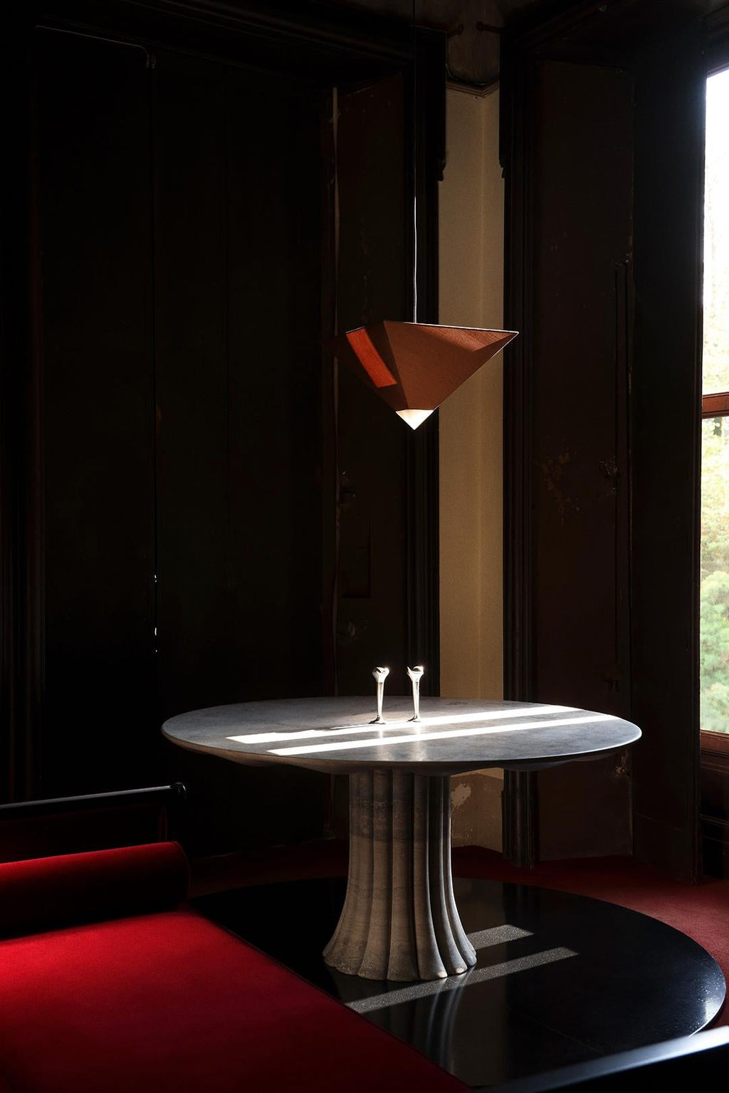 https://a.1stdibscdn.com/drapery-table-made-in-italy-from-silver-traverte-63-diam-designed-by-yaniv-chen-for-sale-picture-7/f_59512/f_444661021744354677455/Lemon_Lifestyle_Photography_Drapery_Table_03_master.jpg