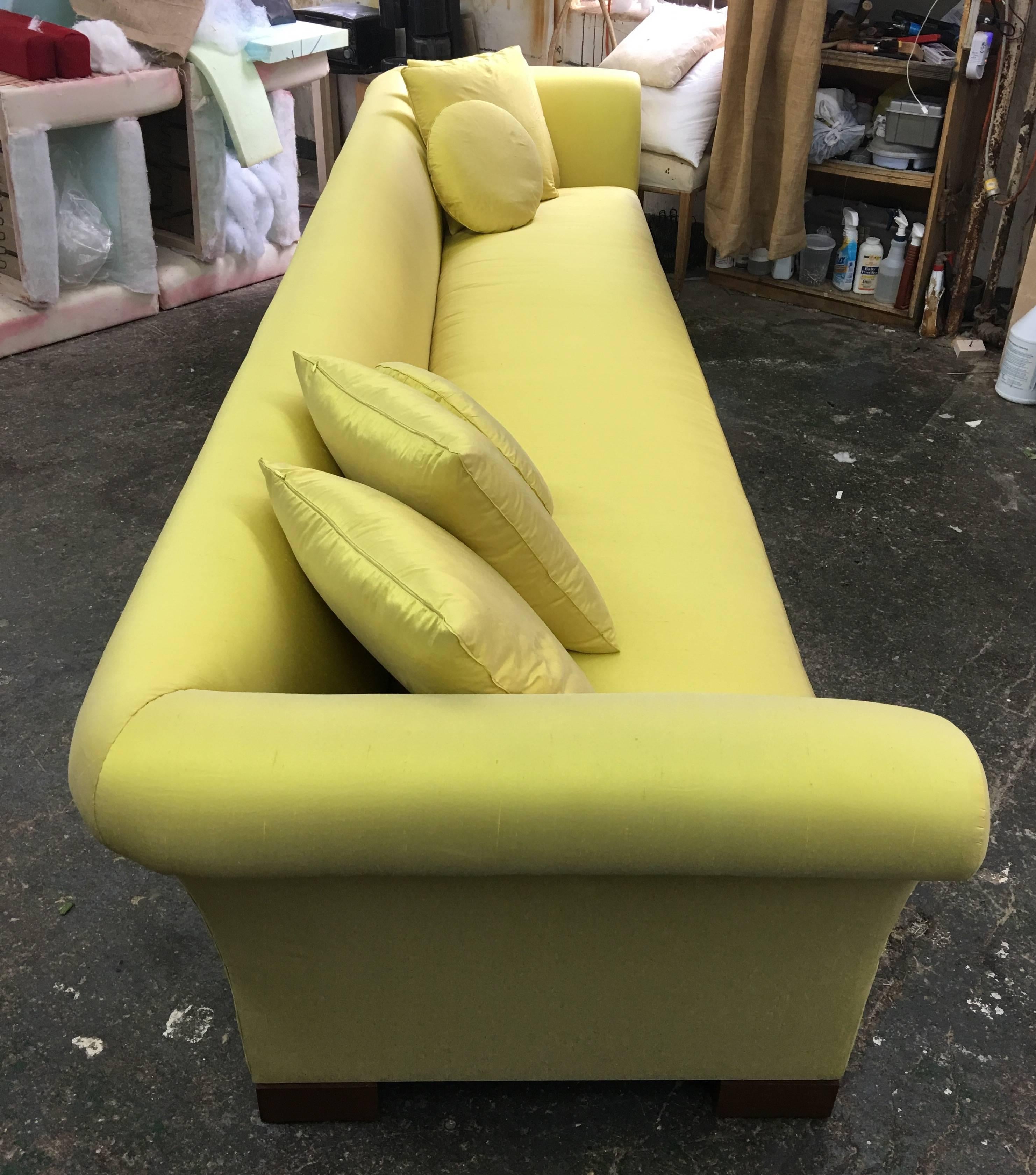 https://a.1stdibscdn.com/archivesE/upload/f_7815/f_76135331496253747785/Lemon_chiffon_11_master.jpg