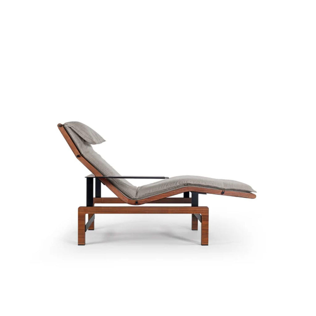 https://a.1stdibscdn.com/upholstered-in-soft-fabric-lenta-lounger-armchair-by-madheke-for-sale-picture-4/f_12192/f_487606721770812112413/LentaLoungerBrownPallet_ArmRest_Madheke_master.jpg