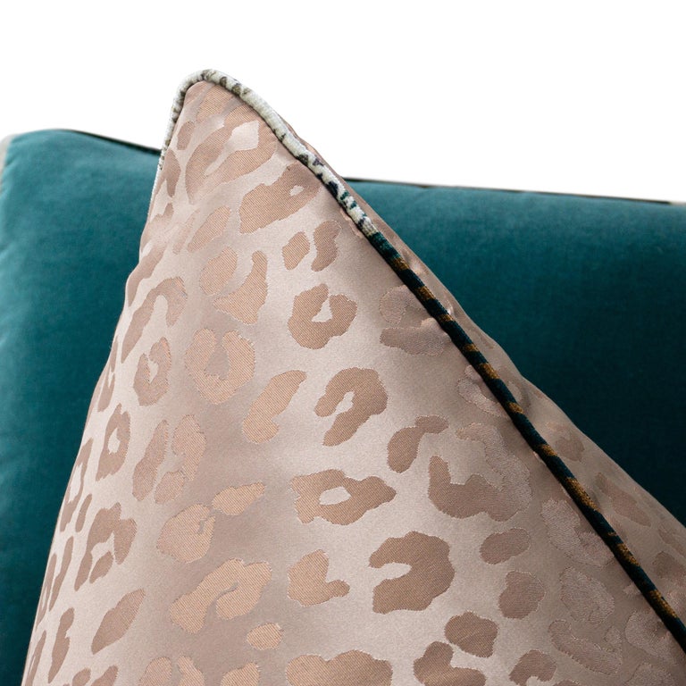 https://a.1stdibscdn.com/avant-garde-sofa-and-daybed-with-dark-green-animal-printed-velvet-for-sale-picture-11/f_21233/f_461516221754411001675/Leopard_Animal_Print_Tropical_Velvet_Mohair_Cushions_Day_Bed_Sofa_Dream_Pillow_Detail_master.jpg?width=768