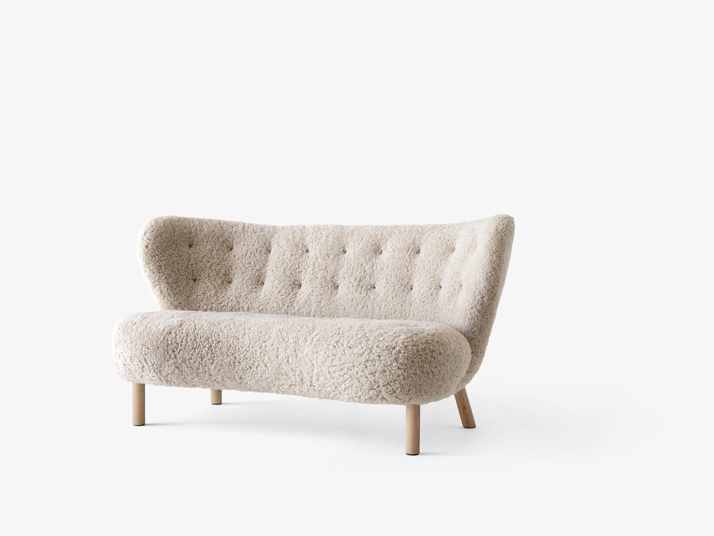 https://a.1stdibscdn.com/little-petra-sofa-by-viggo-boesen-in-sheepskin-moonlight-oiled-oak-for-t-for-sale-picture-3/f_51432/f_487443021770730880210/Little_Petra_VB2_in_Oiled_Oak_w_Sheepskin_Moonlight_master.jpg