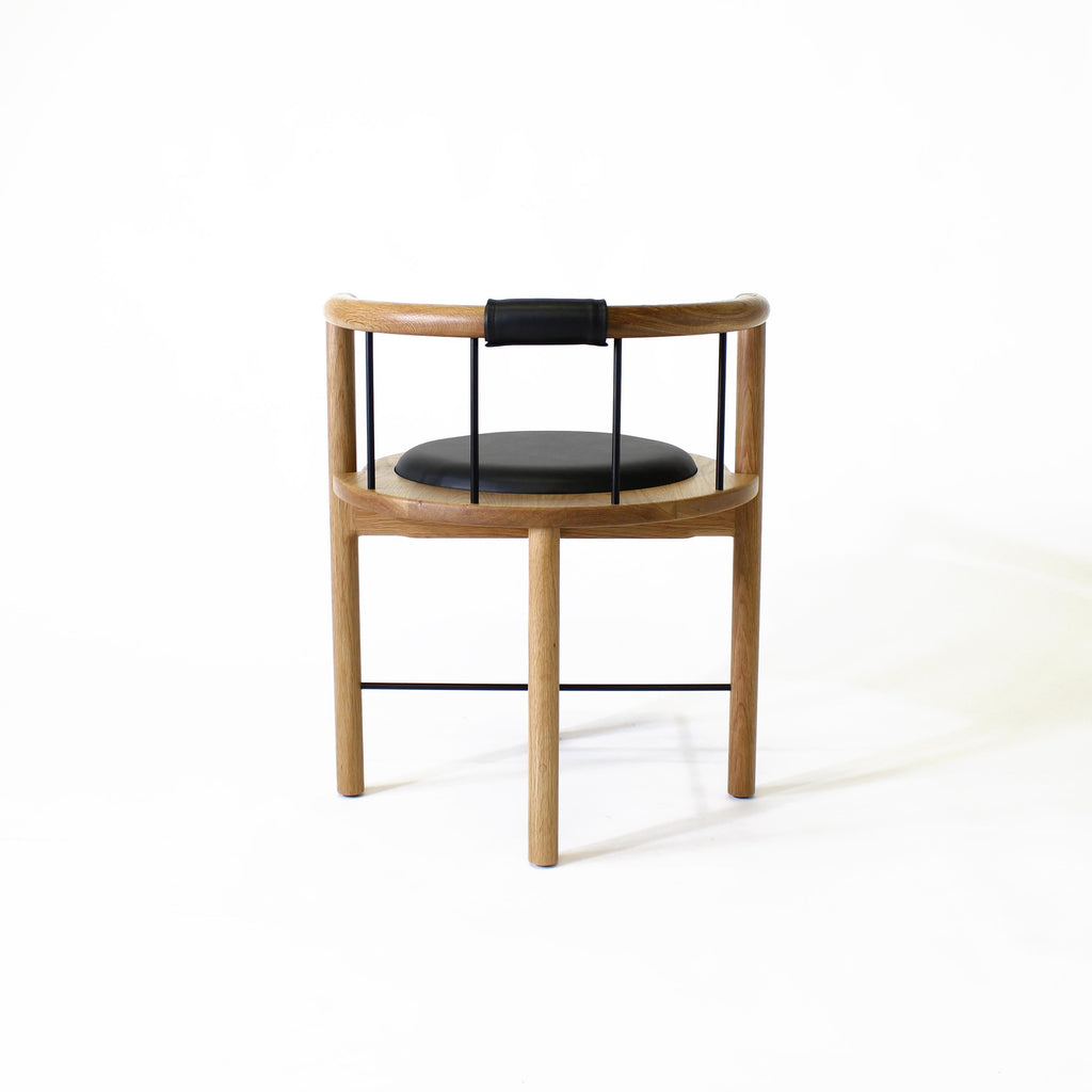 https://a.1stdibscdn.com/lloyd-vanity-and-desk-low-back-arm-chair-by-crump-and-kwash-for-sale-picture-2/f_25303/f_319010021671807745286/LloydChairCushionBKWO2_master.jpg