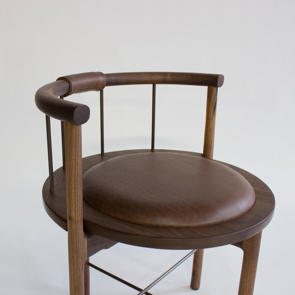 https://a.1stdibscdn.com/lloyd-vanity-and-desk-low-back-arm-chair-by-crump-and-kwash-for-sale-picture-9/f_25303/f_319010021671807944249/LloydPaddedWaLCHocBrnz_master.jpg