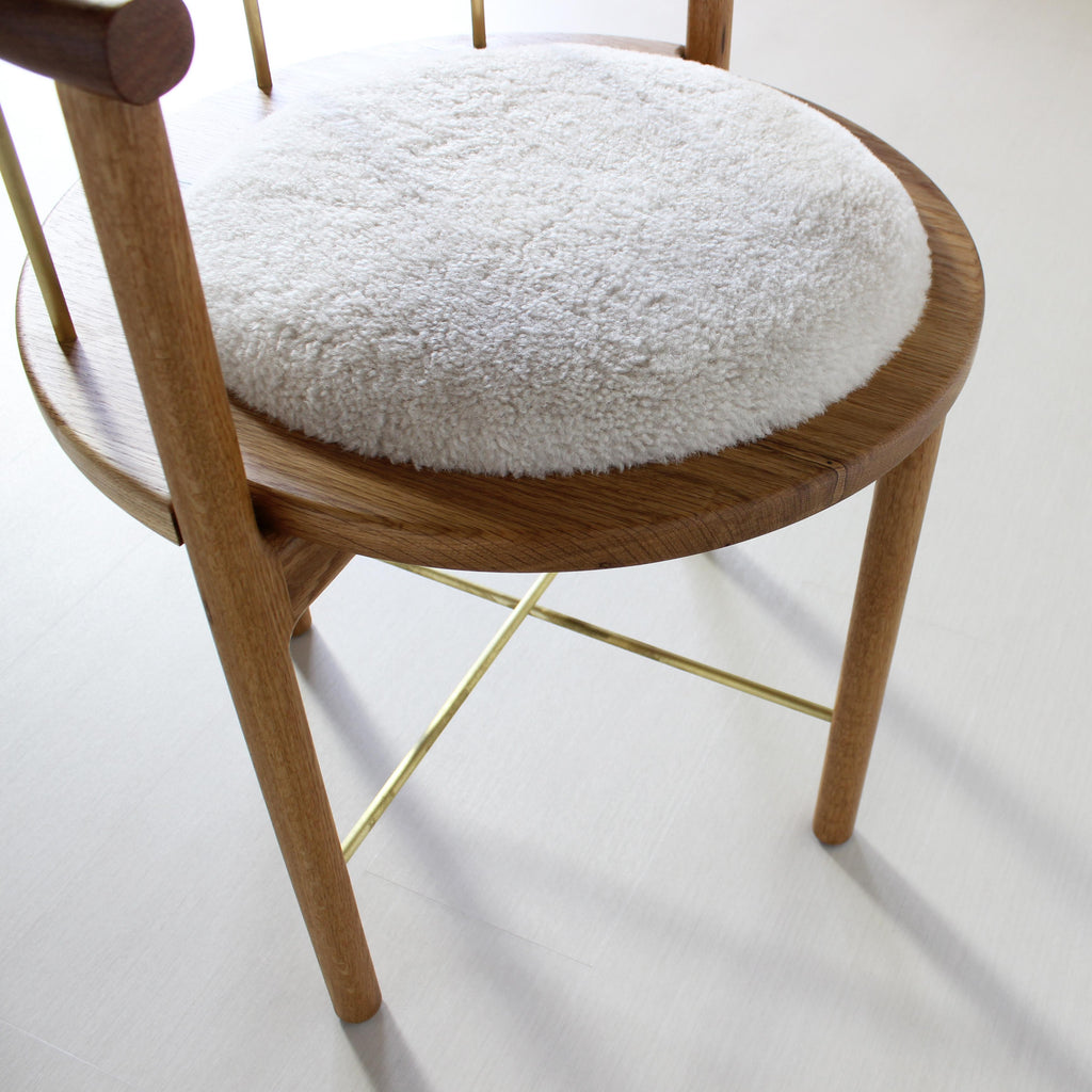 https://a.1stdibscdn.com/limited-edition-modern-lloyd-accent-chair-in-white-oak-brass-shearling-for-sale-picture-8/f_25303/f_138575211551459557561/LloydSheerOakBrass6_master.jpg