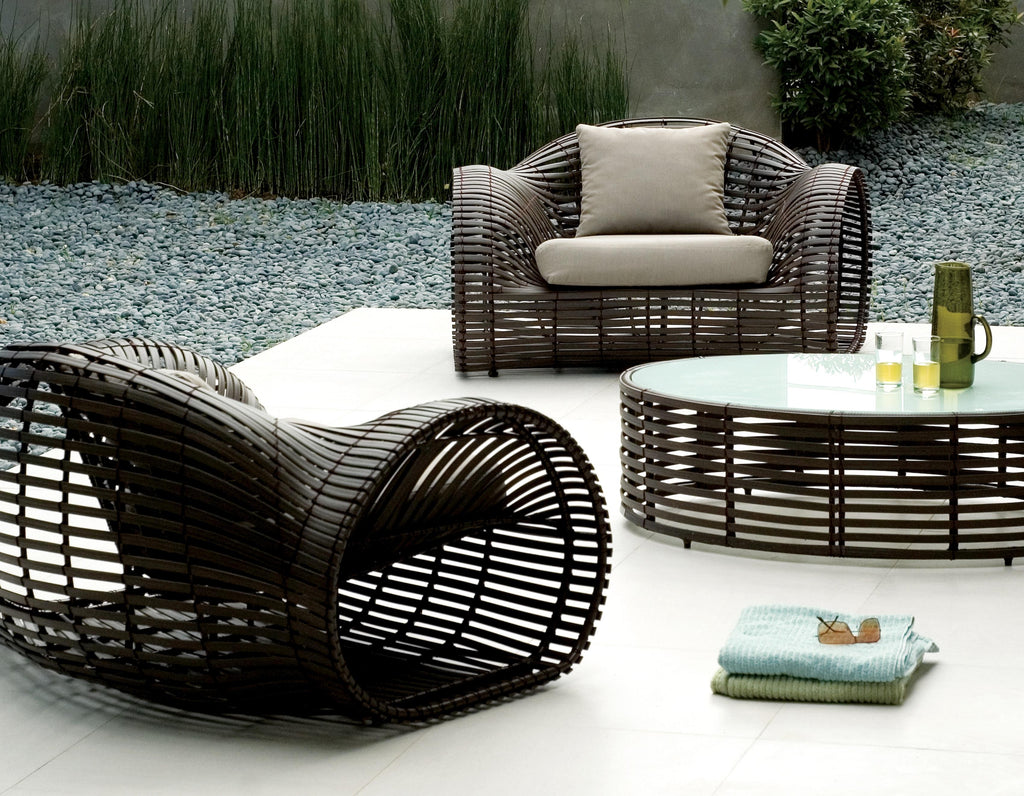 https://a.1stdibscdn.com/indoor-lolah-easy-armchair-by-kenneth-cobonpue-for-sale-picture-4/f_12192/f_327907821676487470367/Lolah_Setting_01_master.jpg