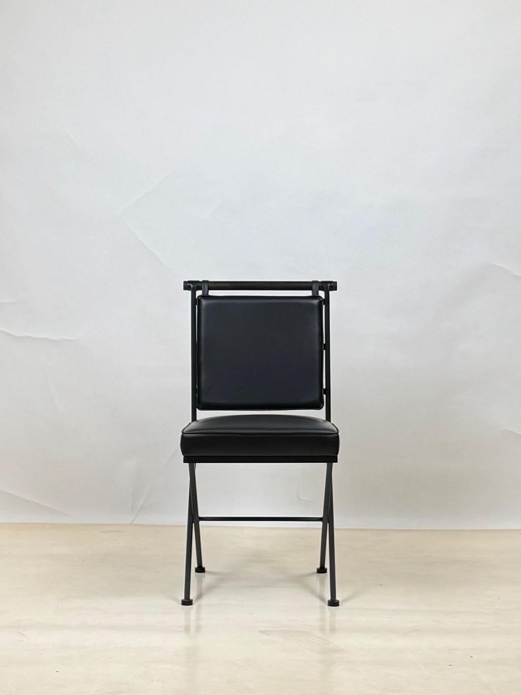 https://a.1stdibscdn.com/camargue-chair-by-design-freres-in-com-for-sale-picture-2/f_8184/f_462121121754873620281/Los_Feliz_Chair_4_master.jpg