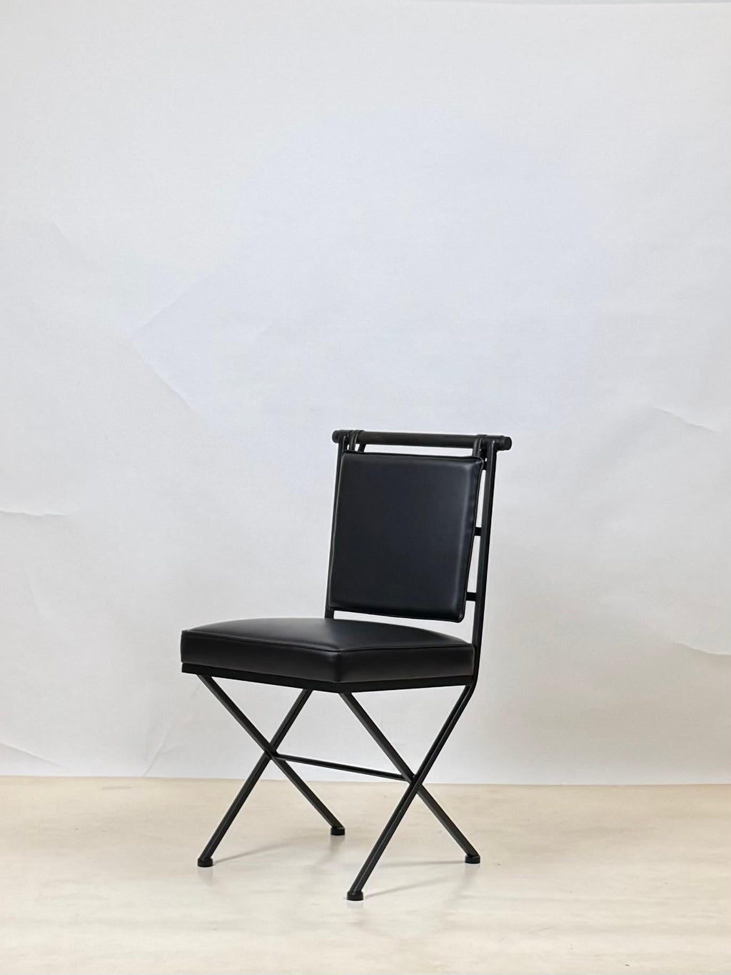 https://a.1stdibscdn.com/set-of-6-camargue-chairs-by-design-freres-in-com-for-sale-picture-5/f_8184/f_462741621755188368002/Los_Feliz_Chair_5_master.jpg