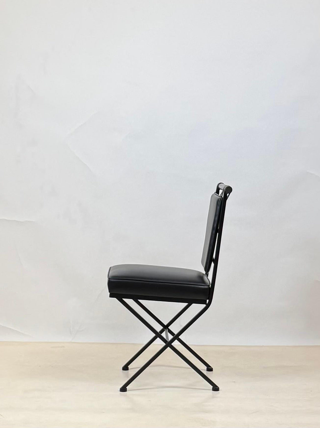 https://a.1stdibscdn.com/camargue-chair-by-design-freres-in-com-for-sale-picture-4/f_8184/f_462121121754873621062/Los_Feliz_Chair_6_master.jpg