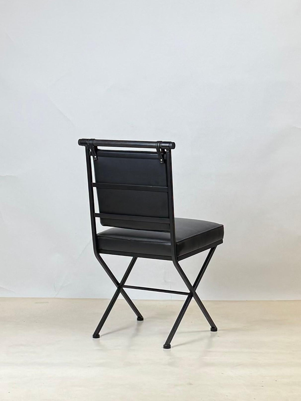 https://a.1stdibscdn.com/camargue-chair-by-design-freres-in-com-for-sale-picture-5/f_8184/f_462121121754873621418/Los_Feliz_Chair_7_master.jpg