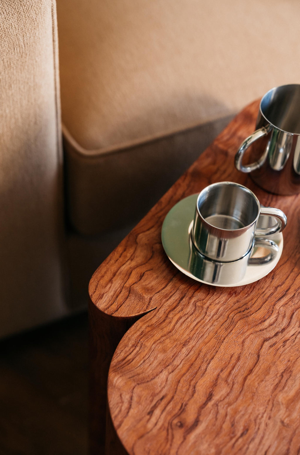 https://a.1stdibscdn.com/lotus-ii-sculptural-coffee-table-in-bubinga-pomele-unique-collectors-piece-for-sale-picture-12/f_107692/f_481443021770797771639/Lotus_II_1stDibs_4_master.jpg